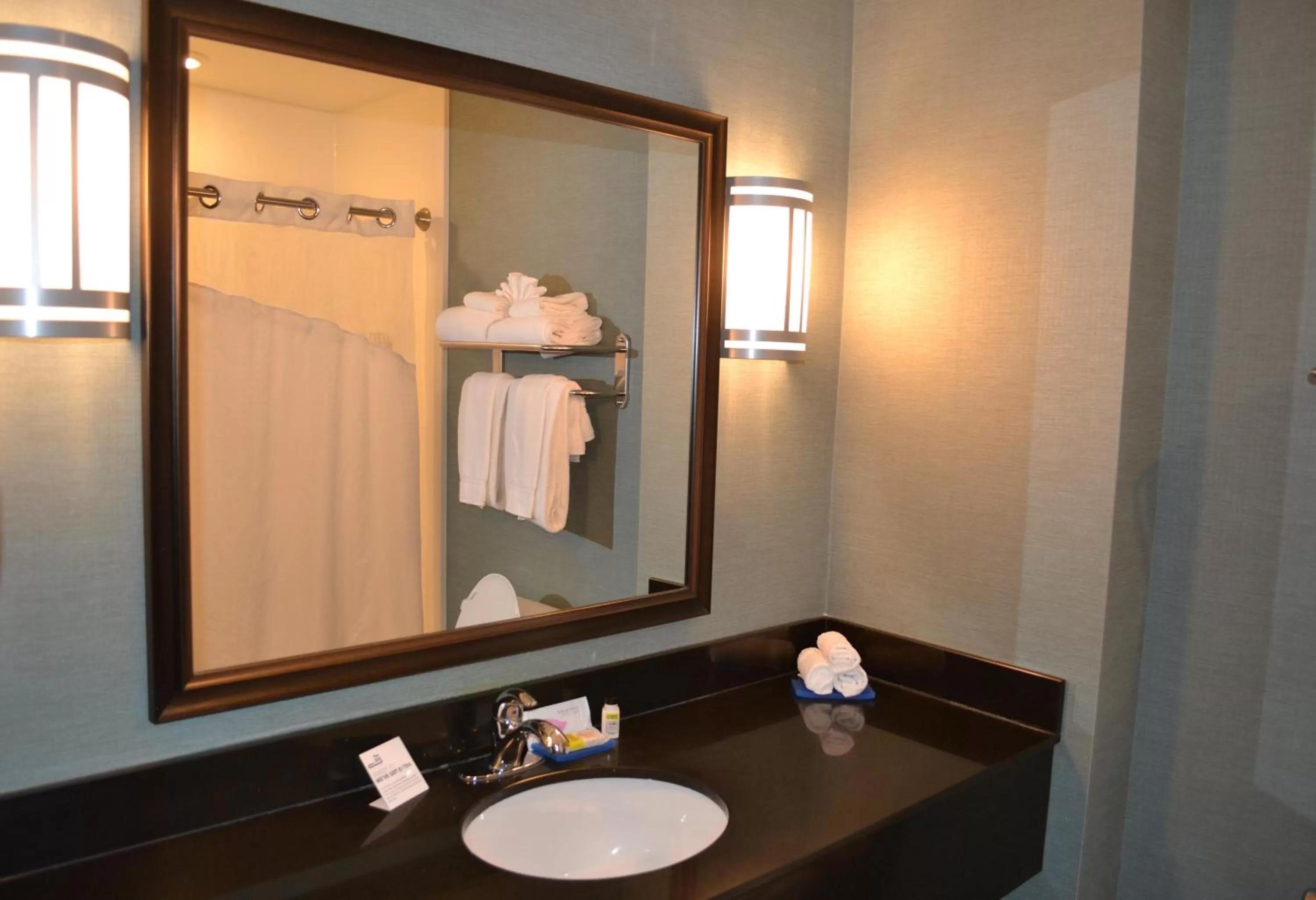 Standard Queen Room with Two Queen Beds in Holiday Inn Express Selinsgrove by IHG