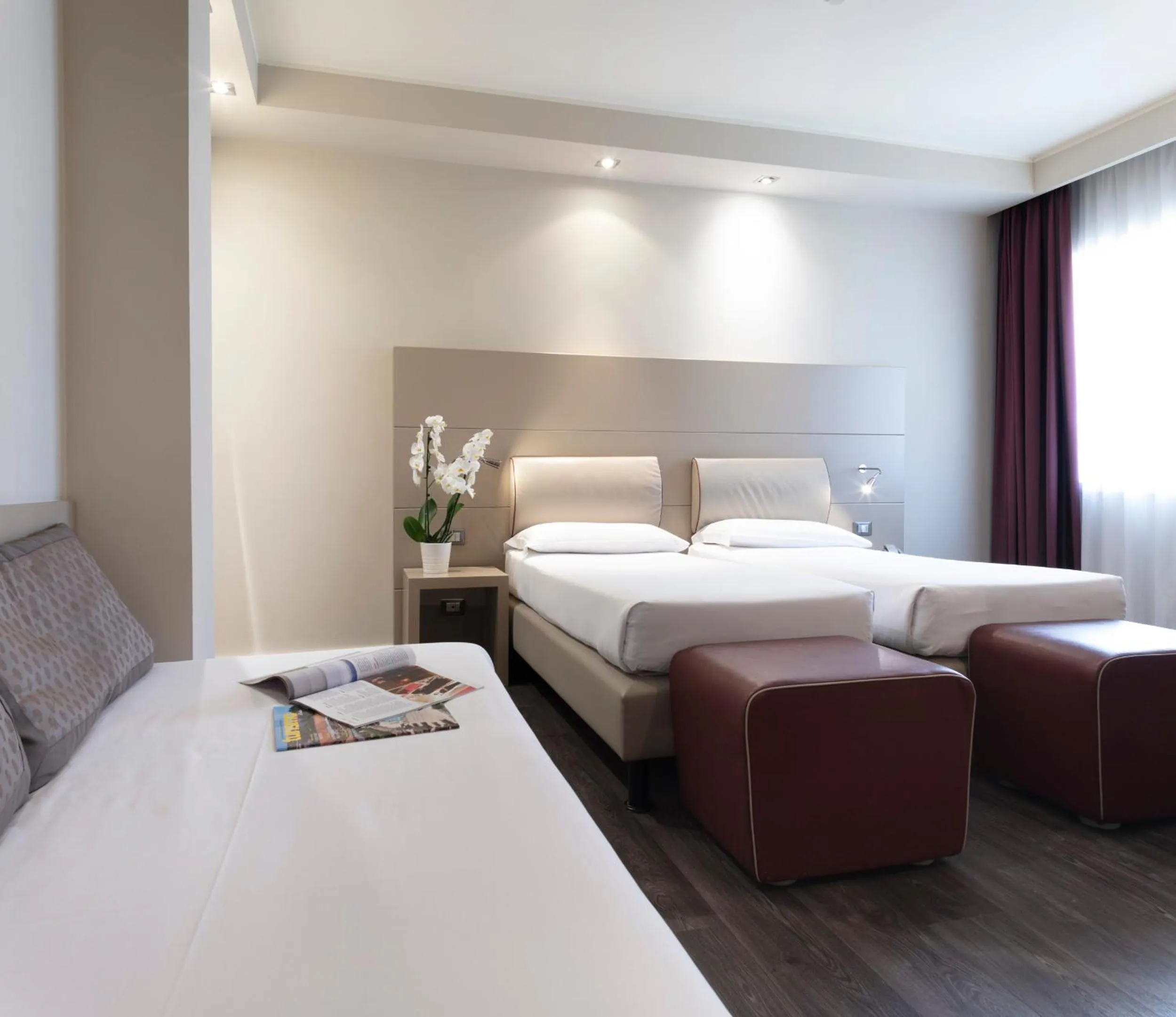 Classic Triple Room in Smart Hotel Holiday