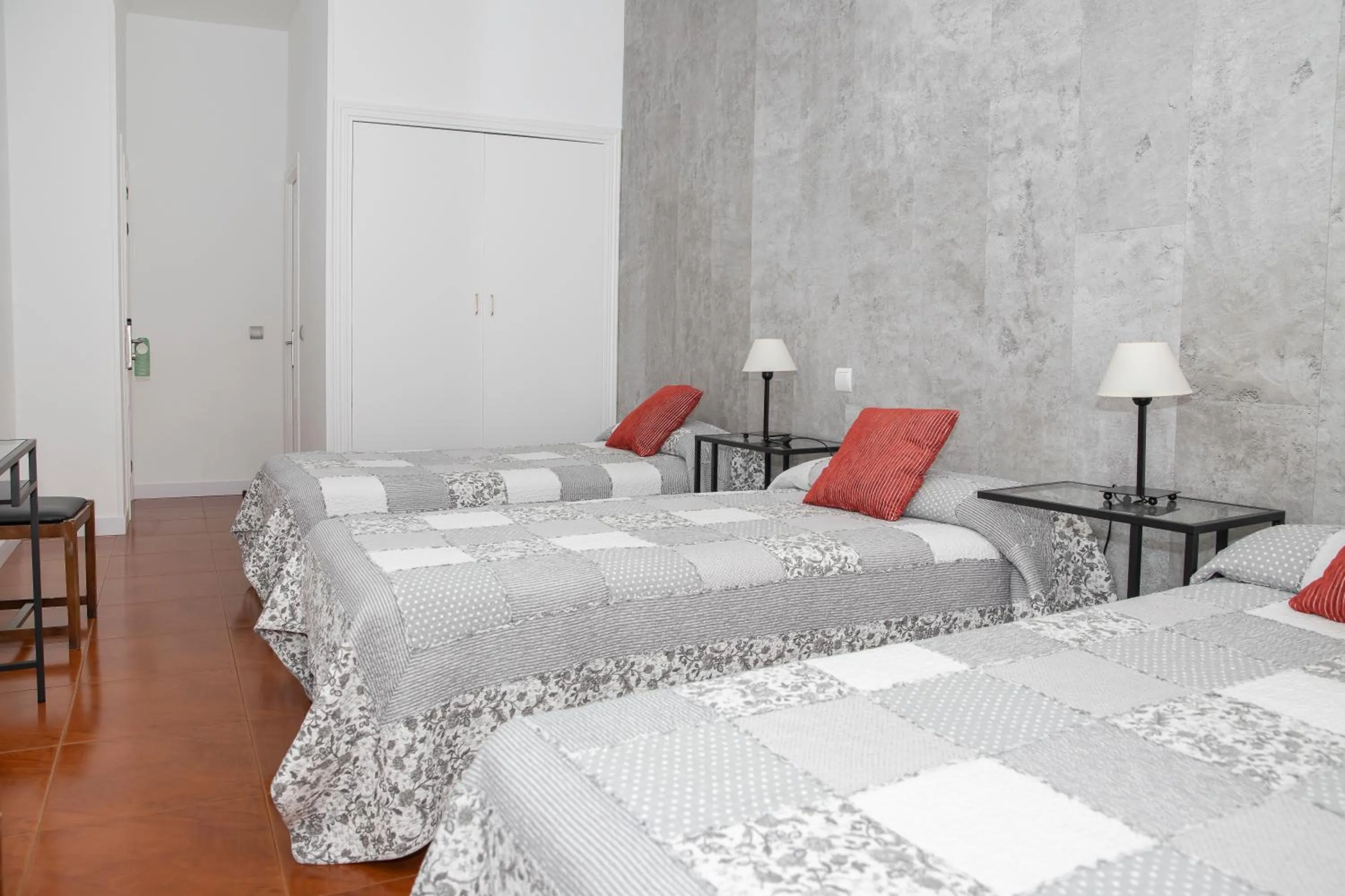 Triple Room in Hostal Tokio