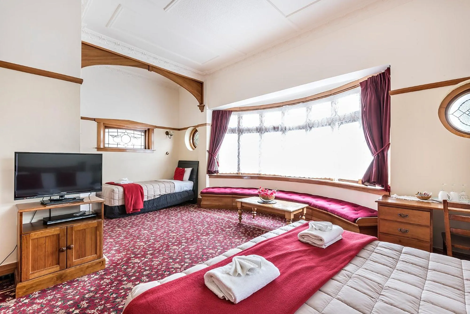 Lodge King Room with Spa Bath in Halswell Lodge