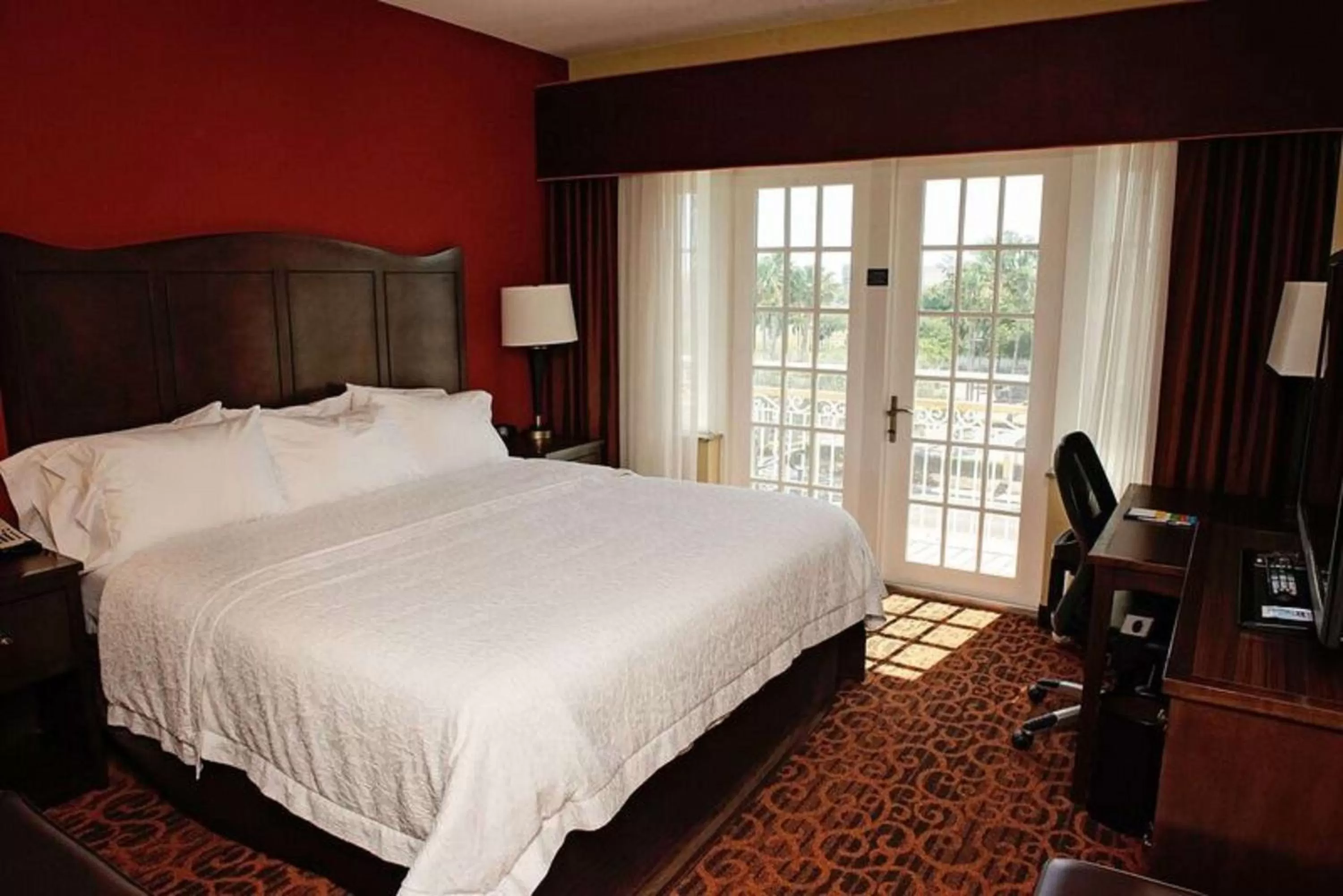 King Room with Sofa Bed - Non-Smoking in Hampton Inn & Suites Bradenton