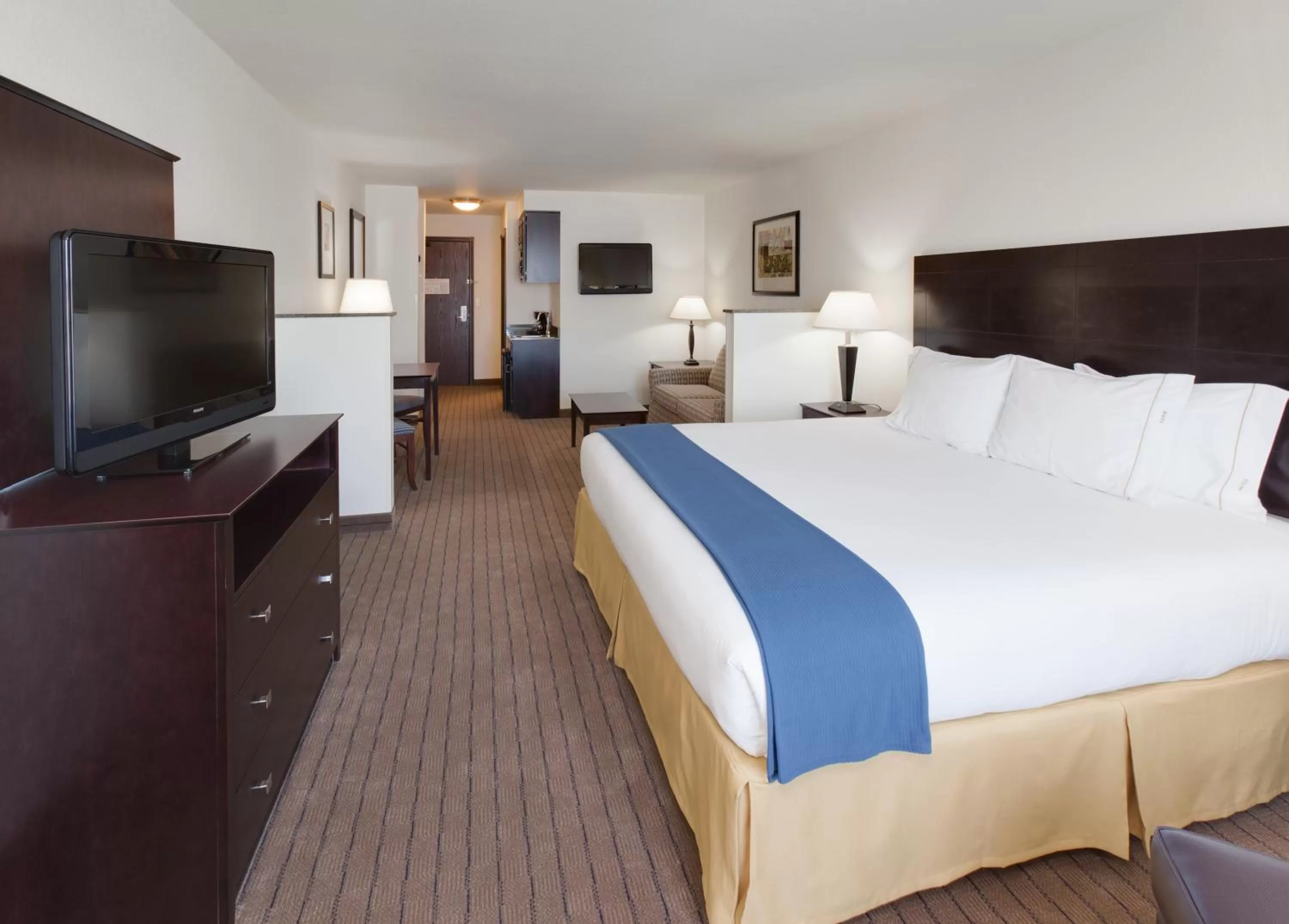Holiday Inn Express & Suites - Omaha I - 80 by IHG