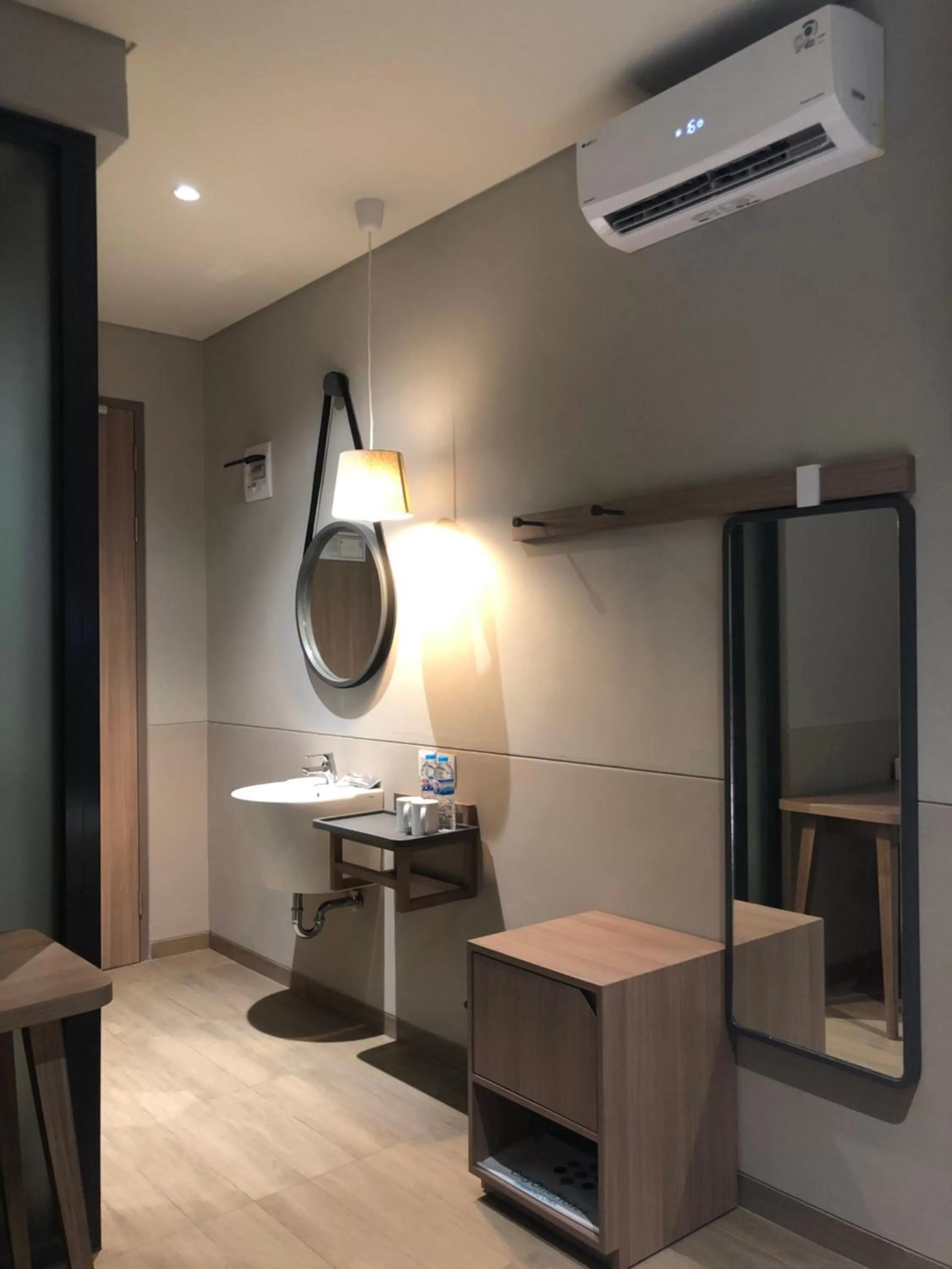 Standard King Room - Smoking in Citrip Hotel Simpang Lima