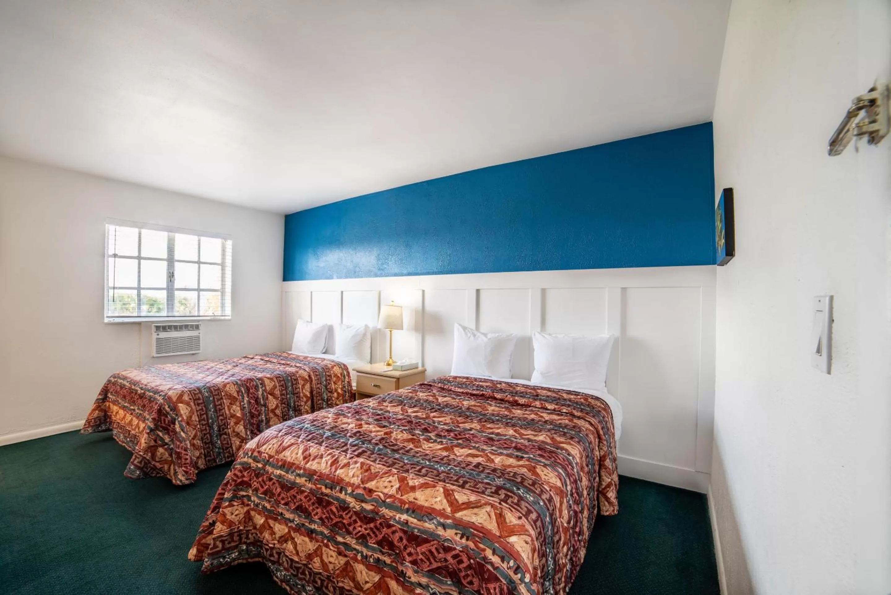 Standard Double Room in Captain's Table Hotel by Everglades Adventures