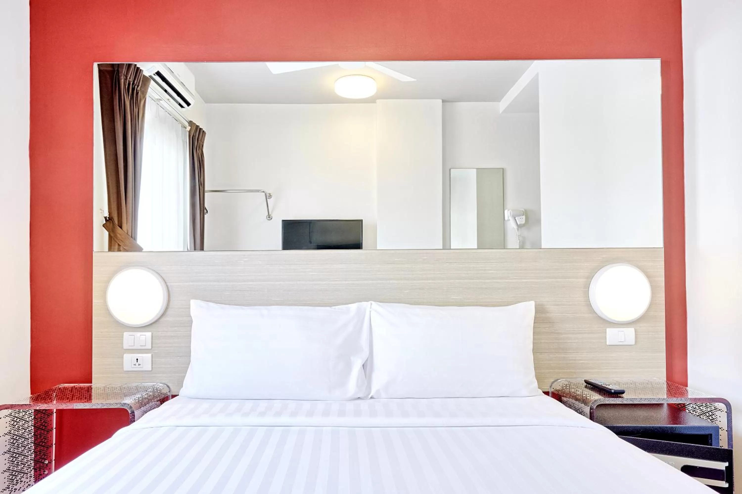 Standard Double Room in Red Planet Bangkok Asoke - SHA Extra Plus