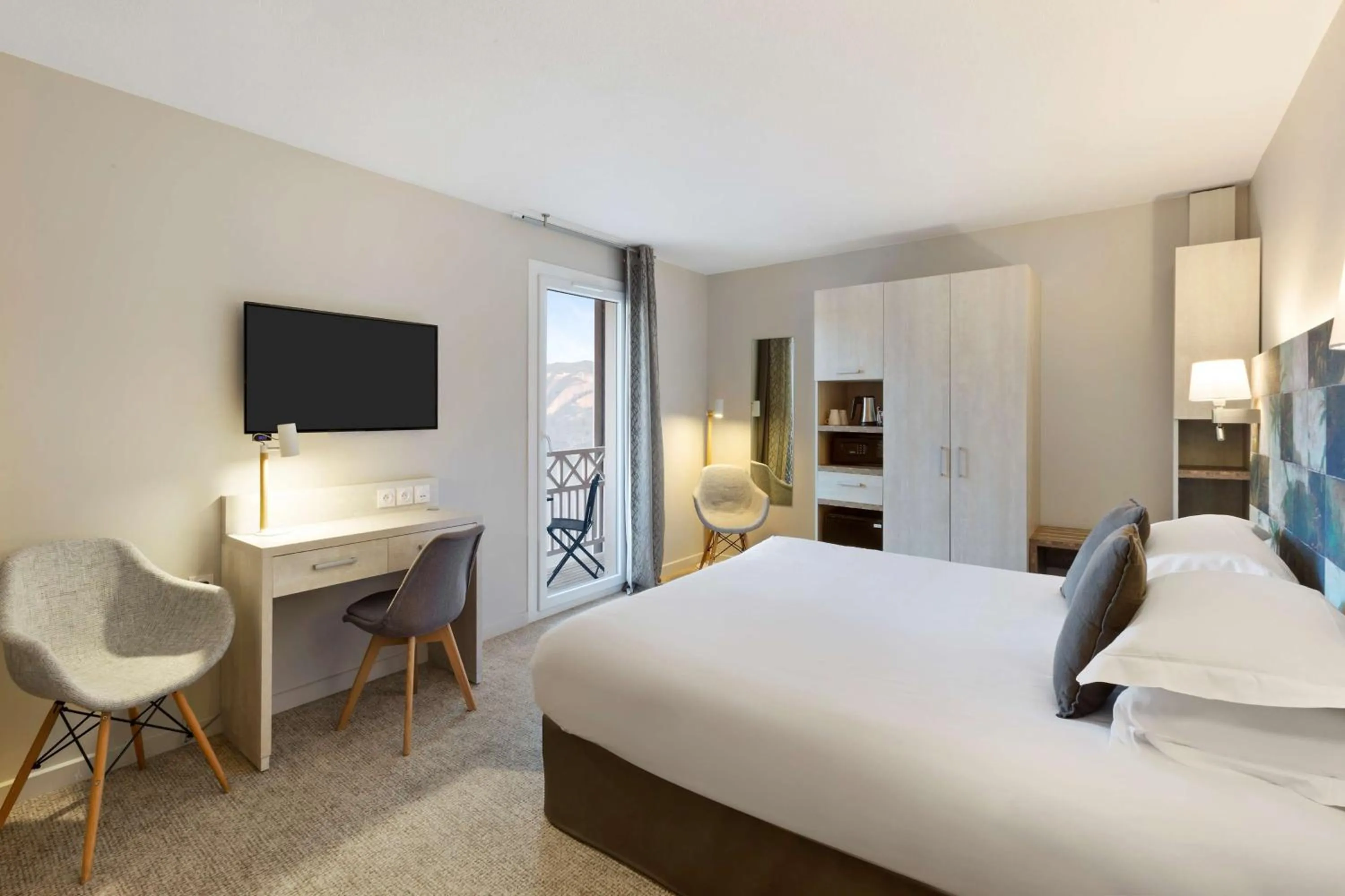 Deluxe King Room in Best Western Plus Hyères Côte D'Azur