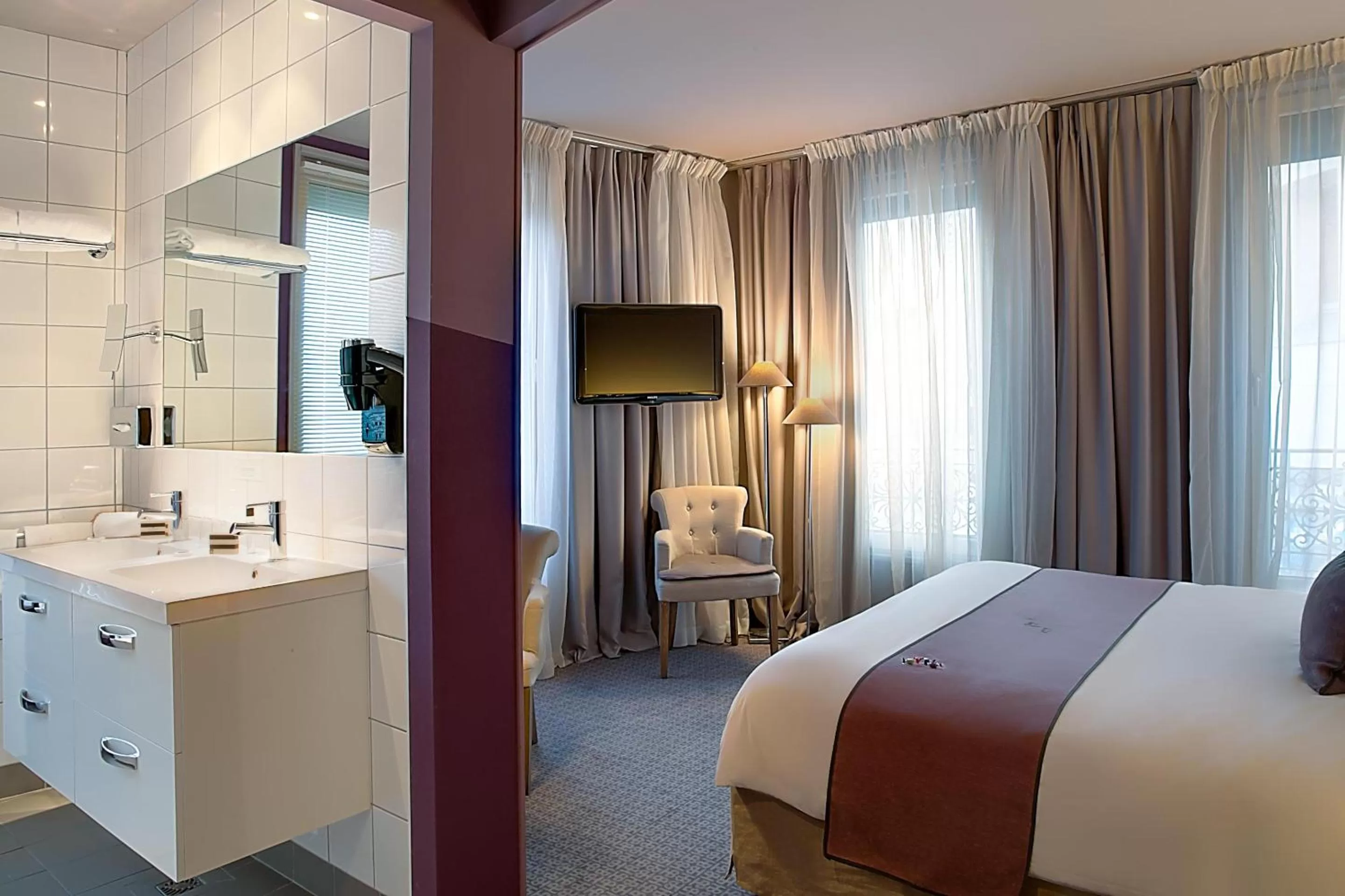 Superior Double Room in Best Western Hotel de la Breche