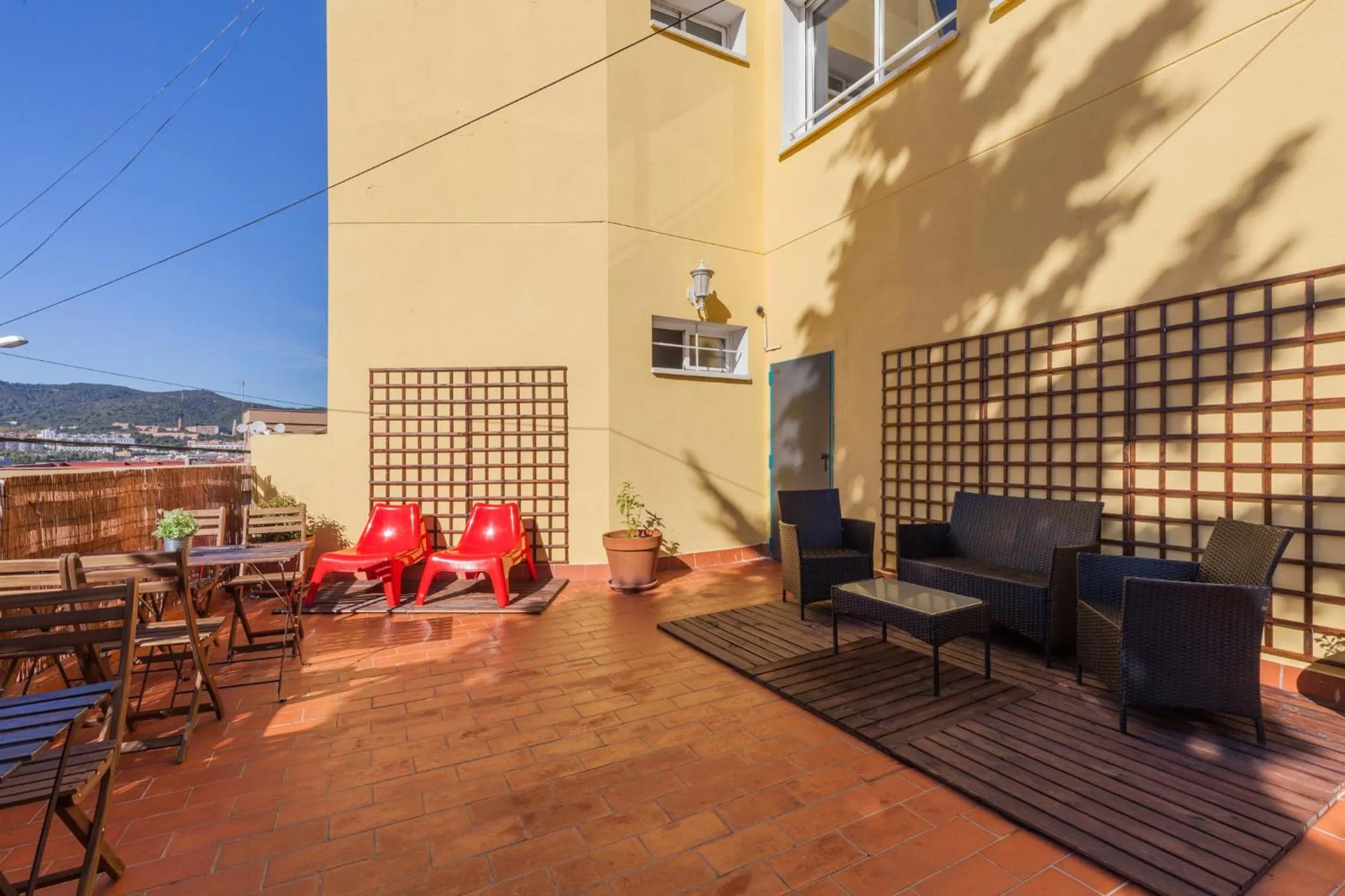 Family Room with Shared Bathroom (4 Adults) in Mellow Barcelona