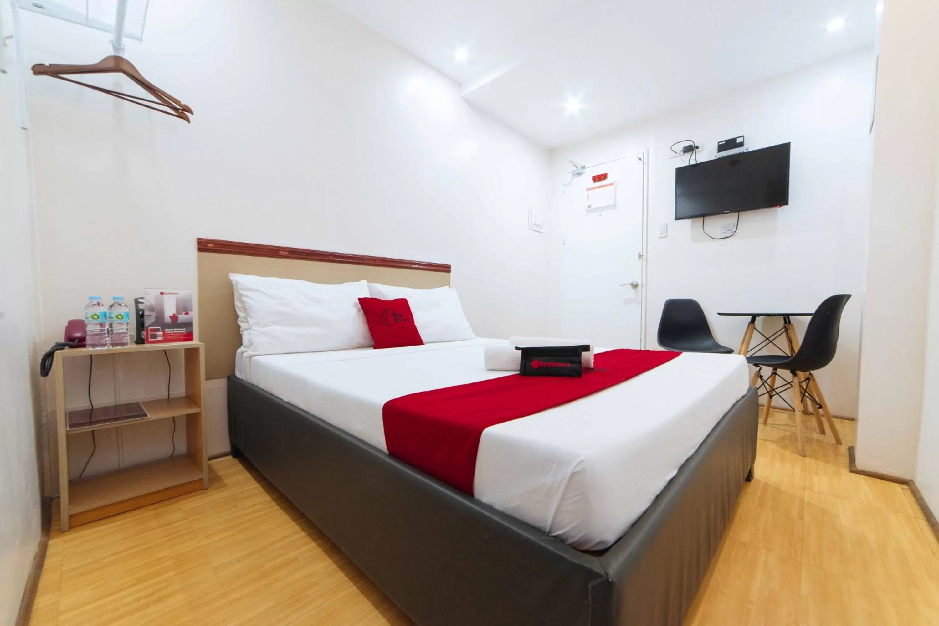 Double Room in RedDoorz Plus near SM Lanang Davao