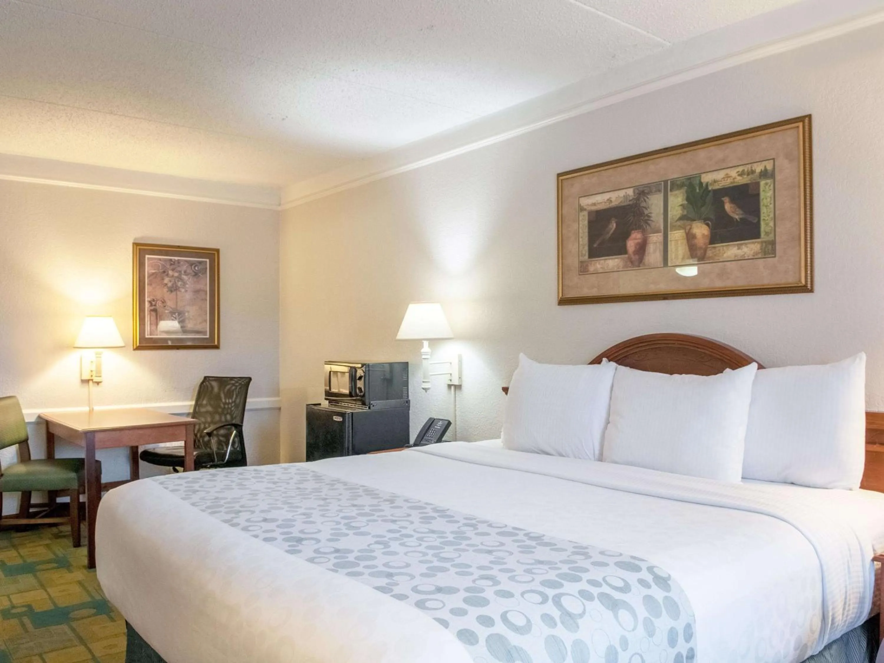 King Room - Disability Access in La Quinta Inn by Wyndham New Orleans Veterans / Metairie