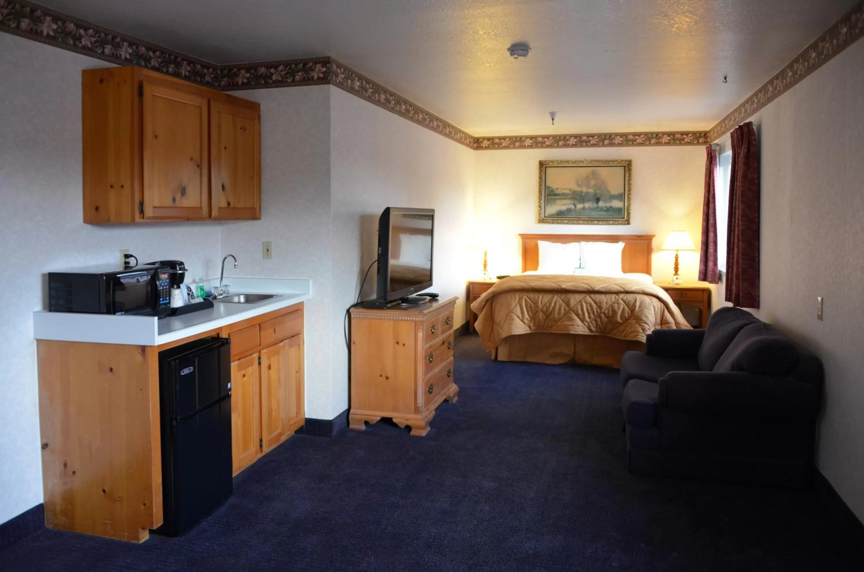 Standard Queen Room in Cherry Orchard Inn