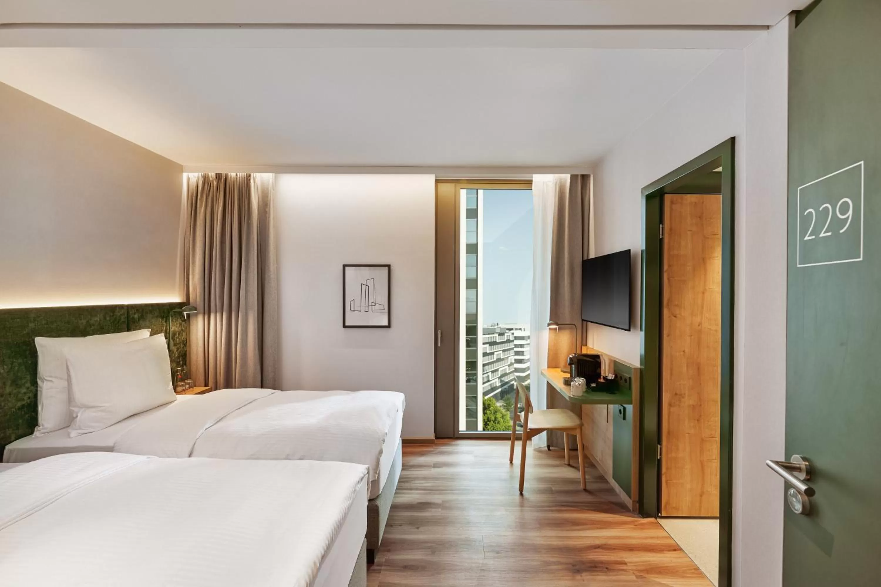 Superior Twin Room in H+ Hotel Frankfurt Eschborn