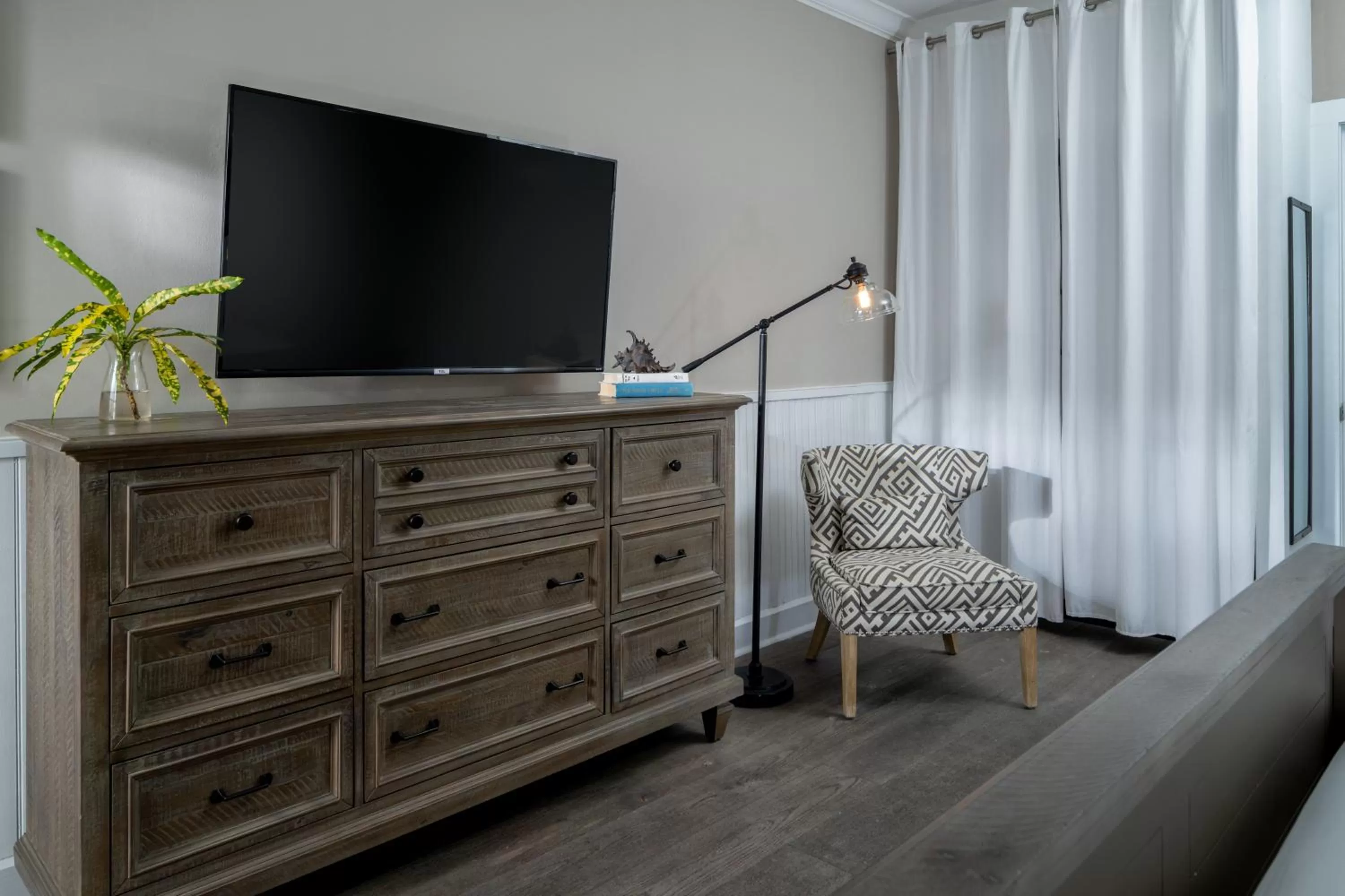 Room 12 Deluxe King Room in Alexander's Guesthouse-Adult Exclusive, LGBTQ Friendly