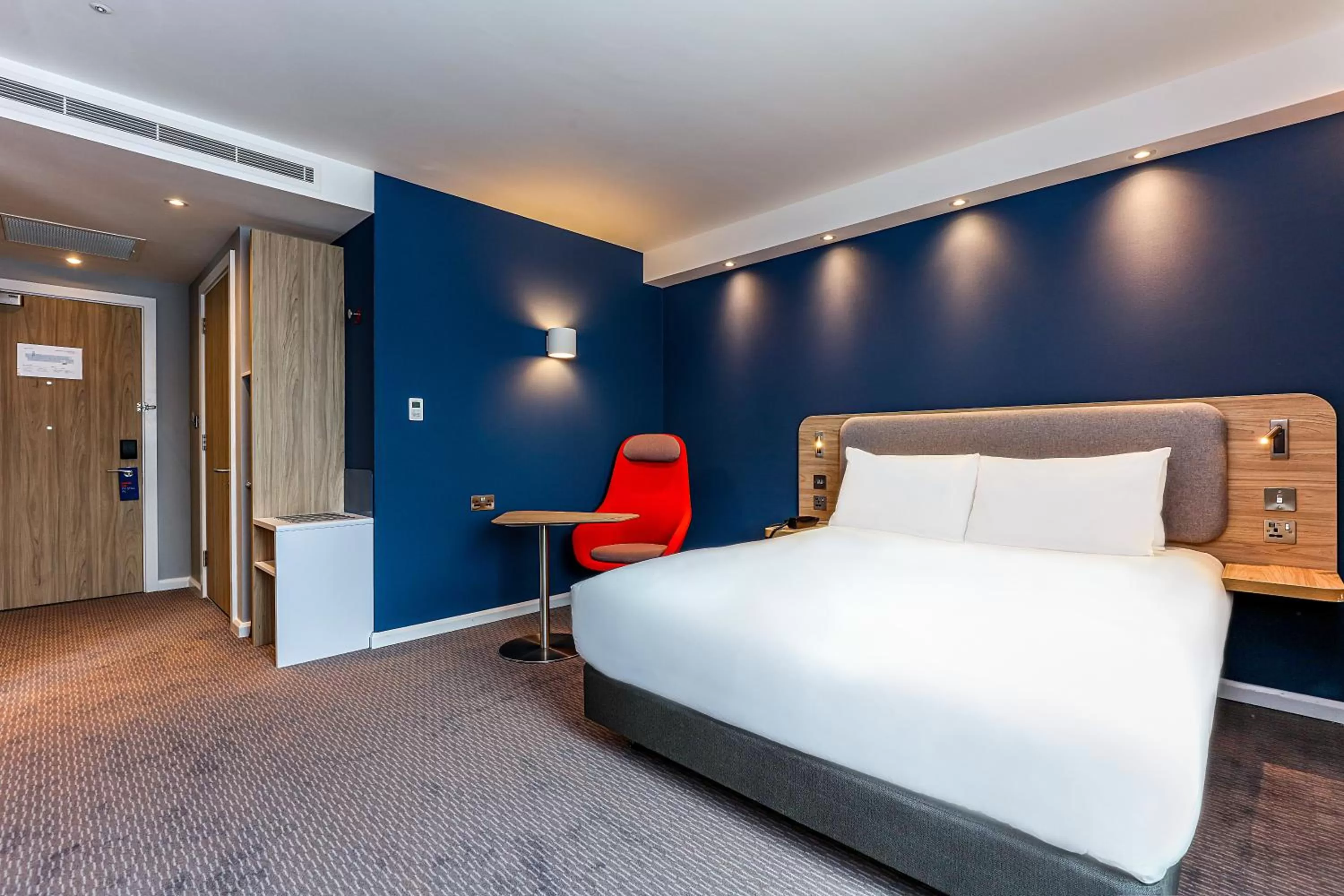 Double Room with Free Hot Breakfast - Accessible in Holiday Inn Express - Exeter - City Centre by IHG