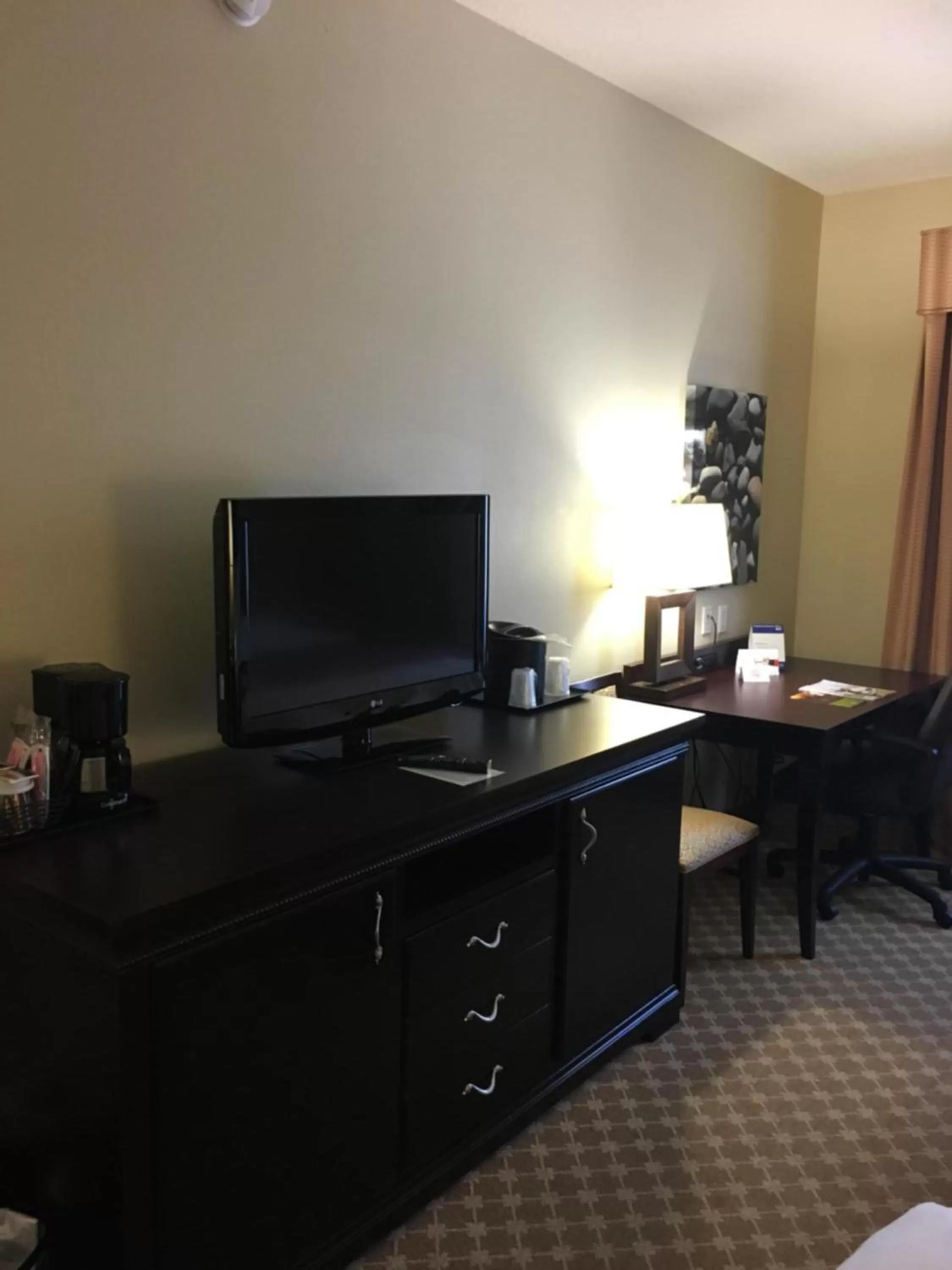 Queen Room with Two Queen Beds - Non-Smoking in Country Inn & Suites by Radisson, Port Orange-Daytona, FL