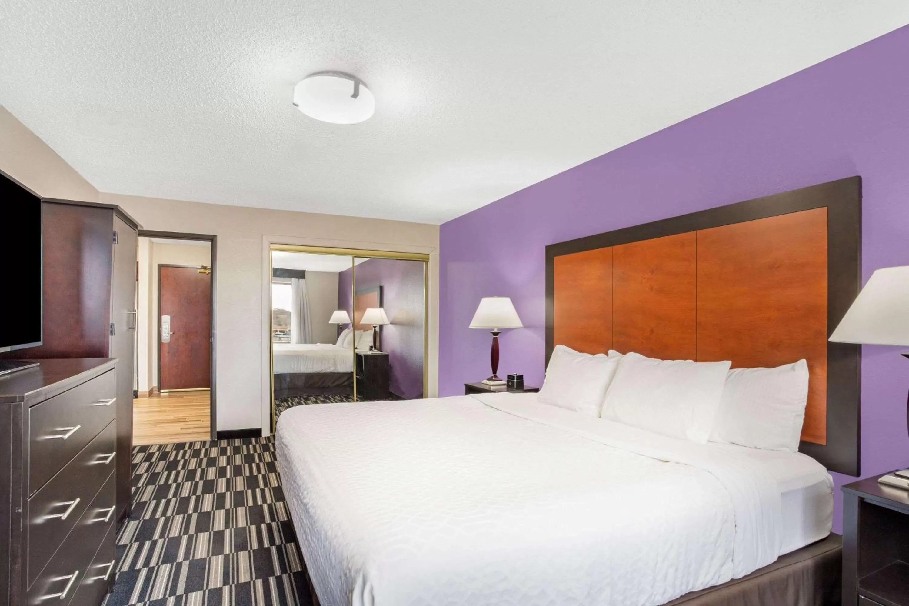 Deluxe Queen Room - Non-Smoking in La Quinta by Wyndham Norwich-Plainfield-Casino