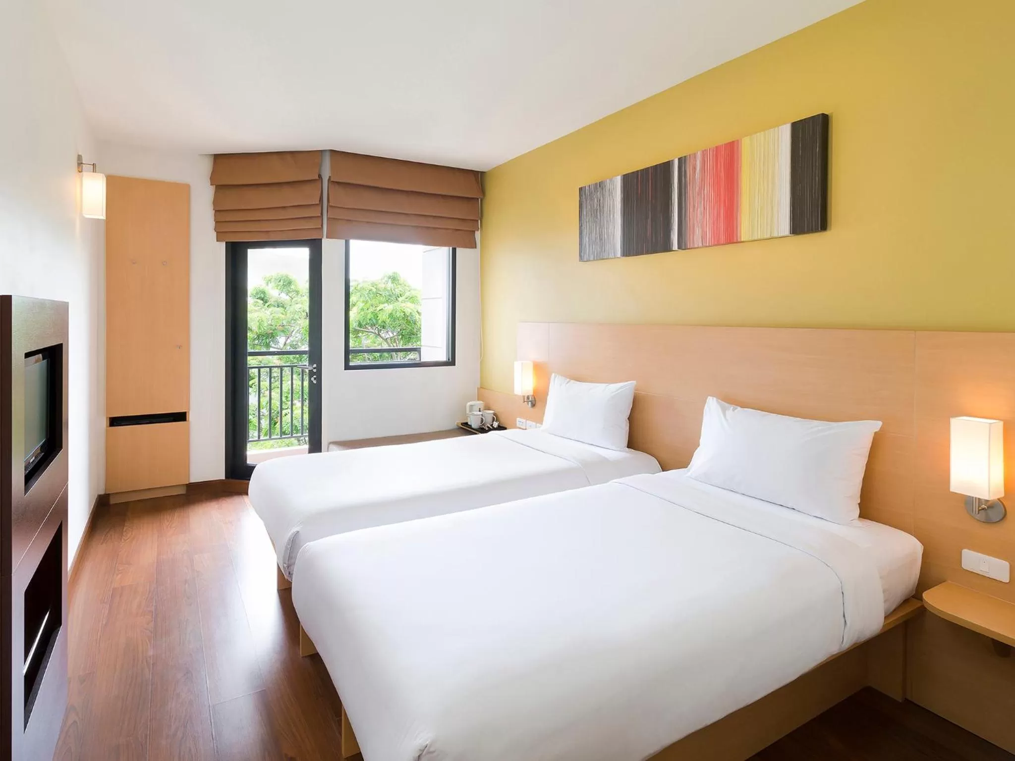 Standard Twin Room in Ibis Hua Hin