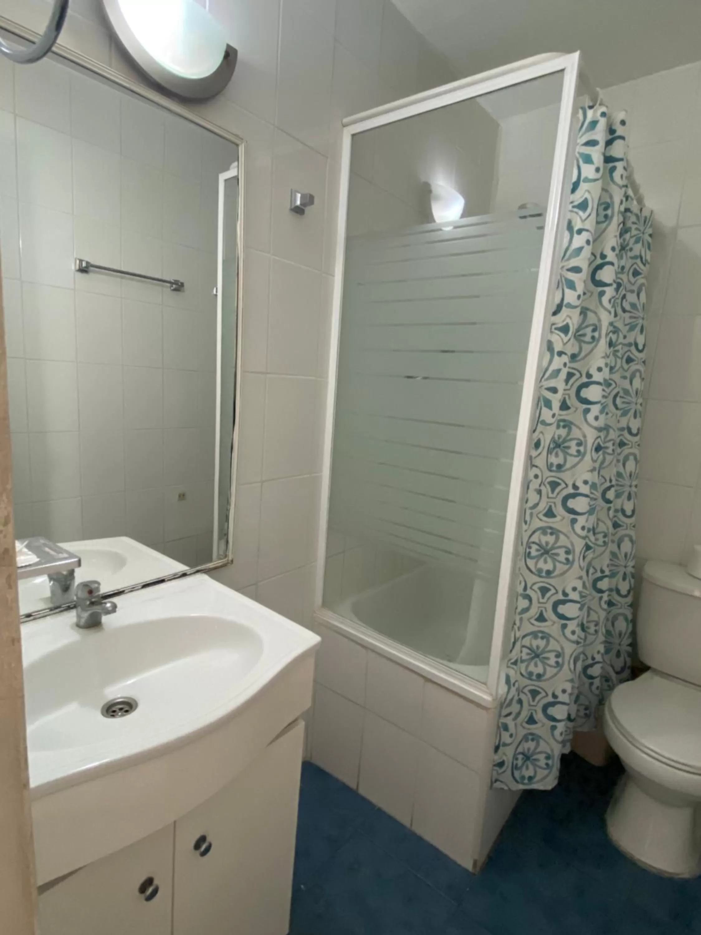Quadruple Room with Private Bathroom in Intimo Hotel Miraflores