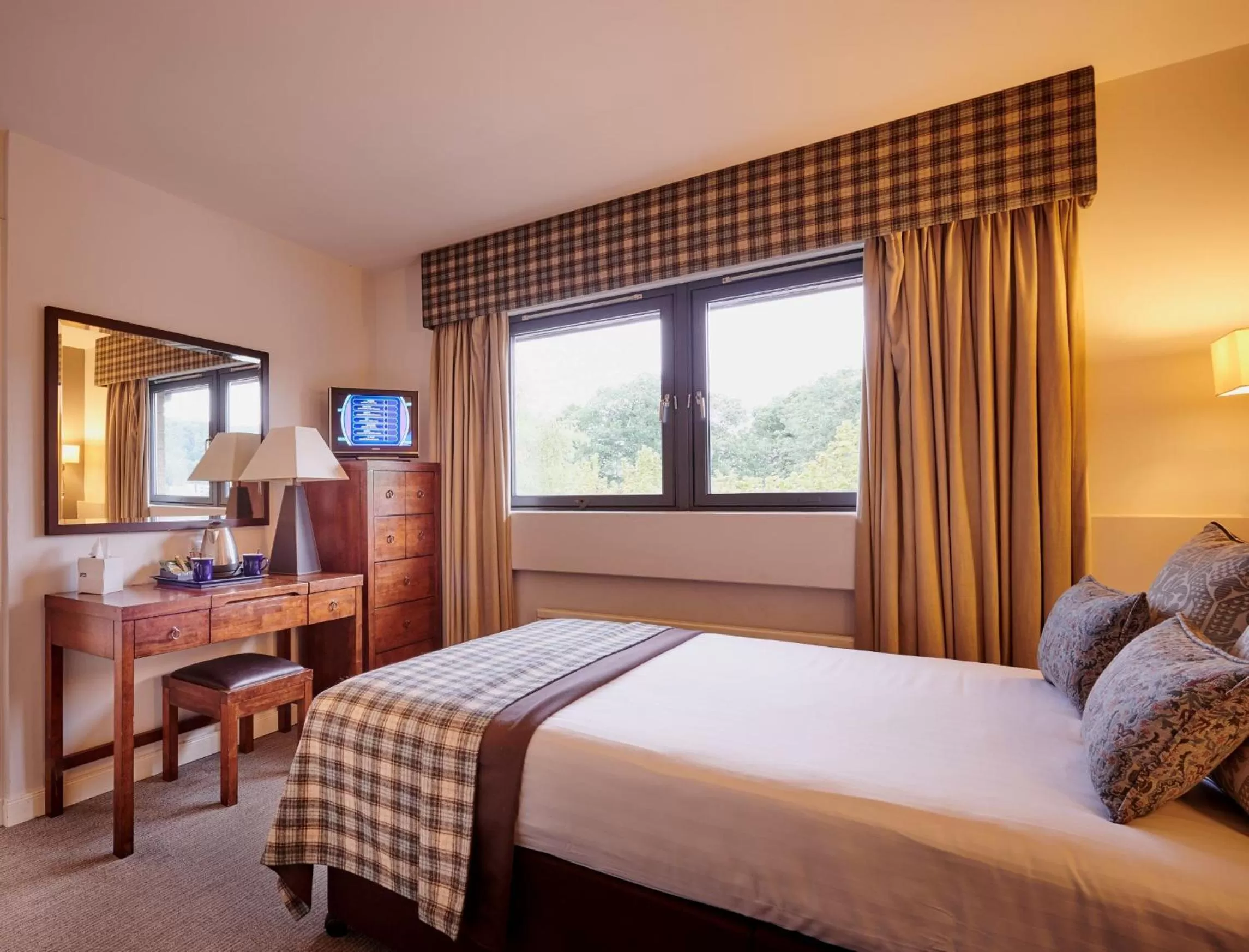 Classic Double Room in Stirling Court Hotel