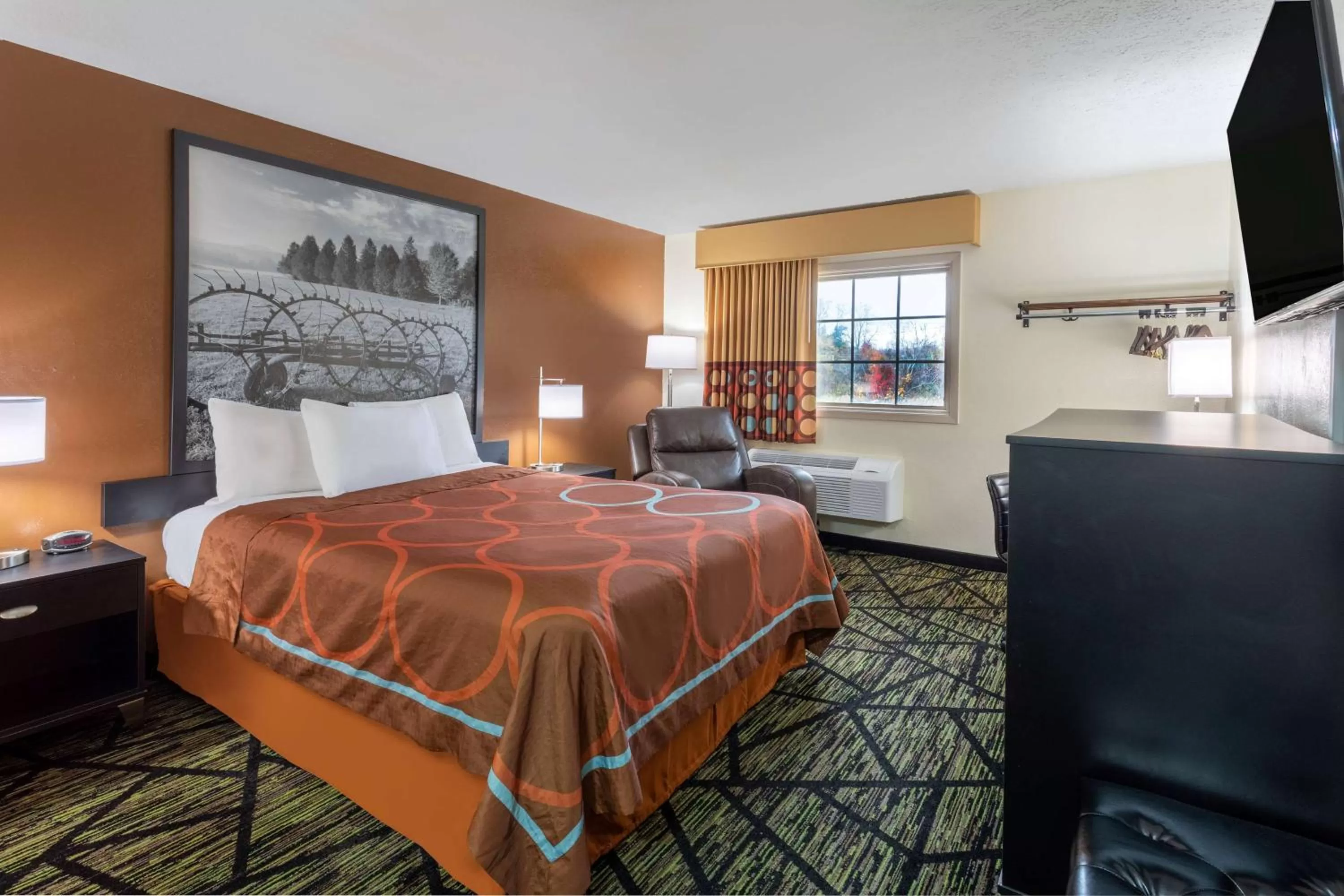 Queen Room - Non-Smoking in Super 8 by Wyndham Wooster