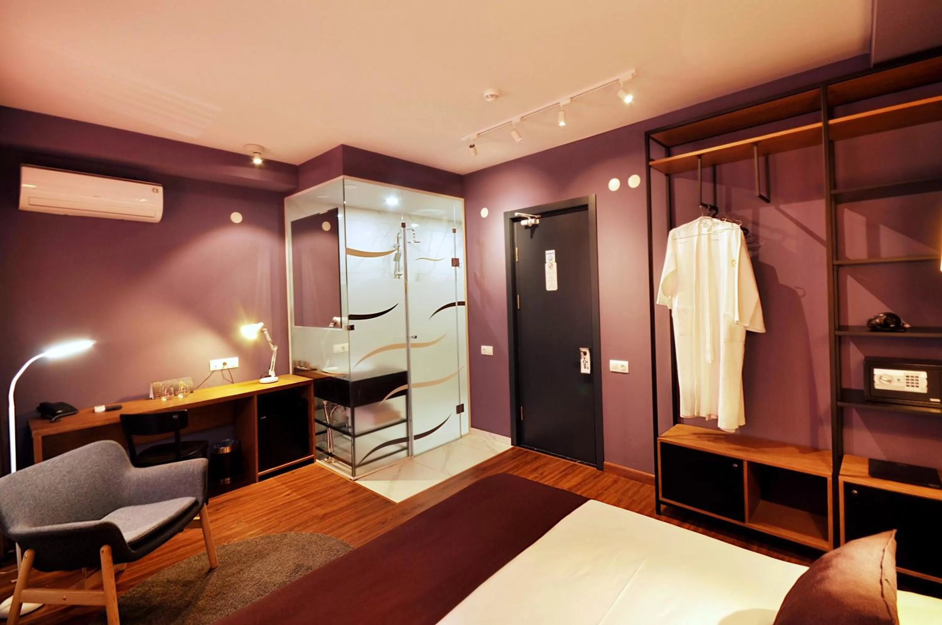 Superior Double Room in Elle Boutique Hotel