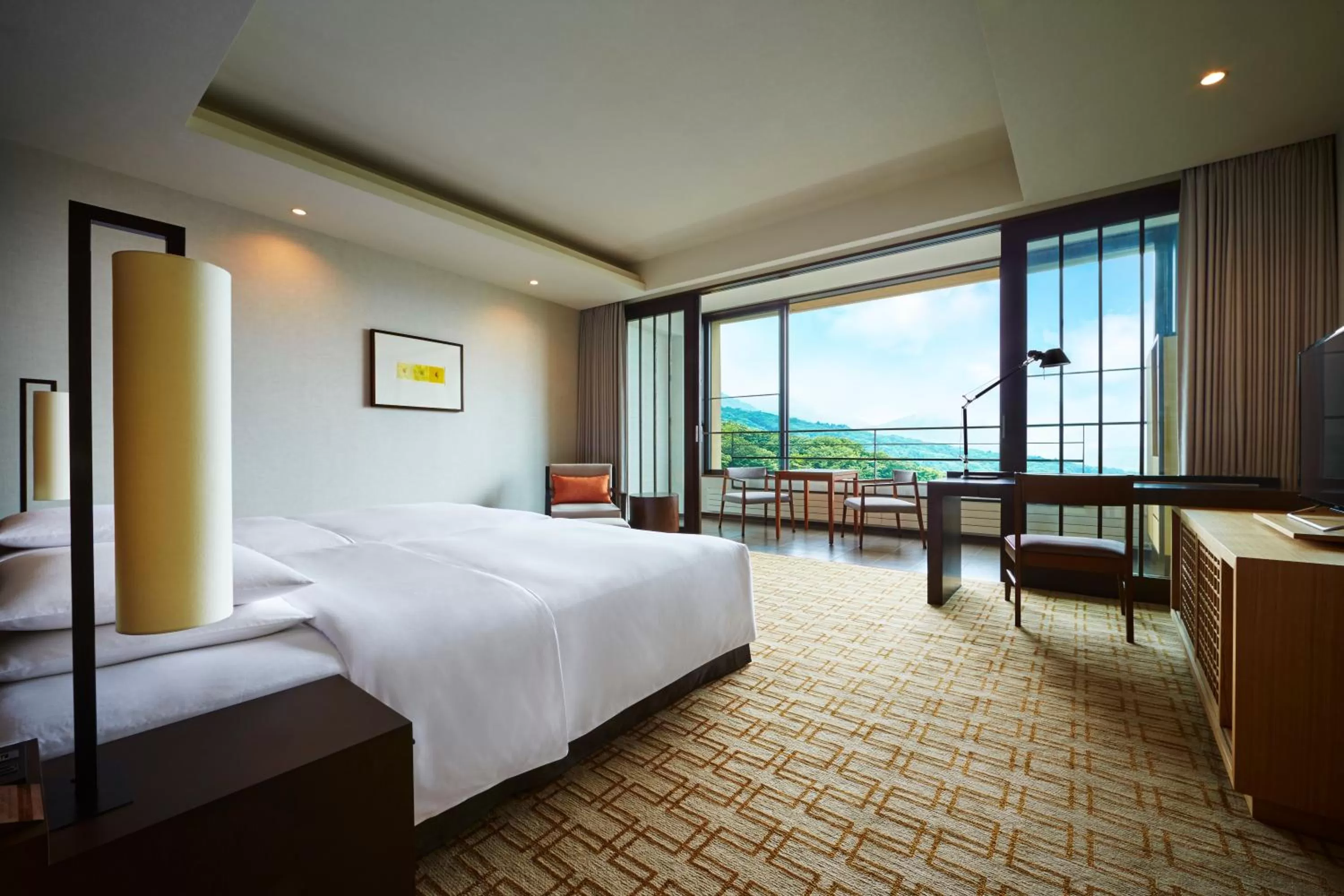 Twin Room with Mountain View in Hyatt Regency Hakone Resort and Spa