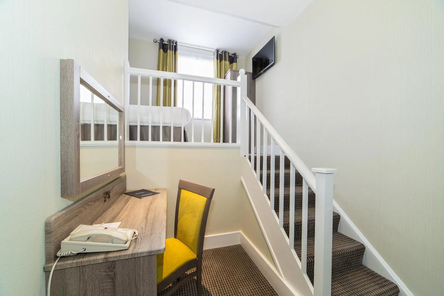 Single Room in Phoenix Hotel