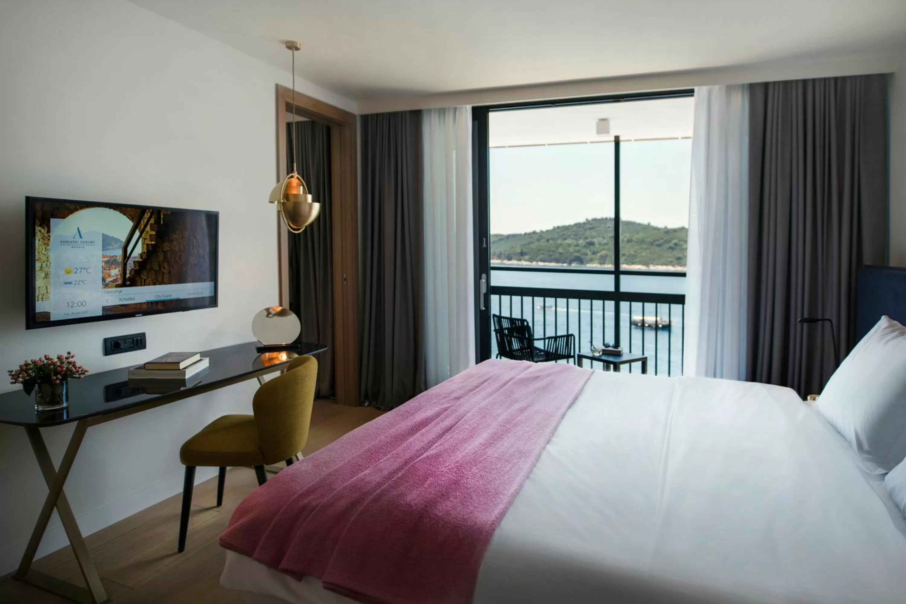 Executive Suite with Balcony and Sea View in Hotel Excelsior