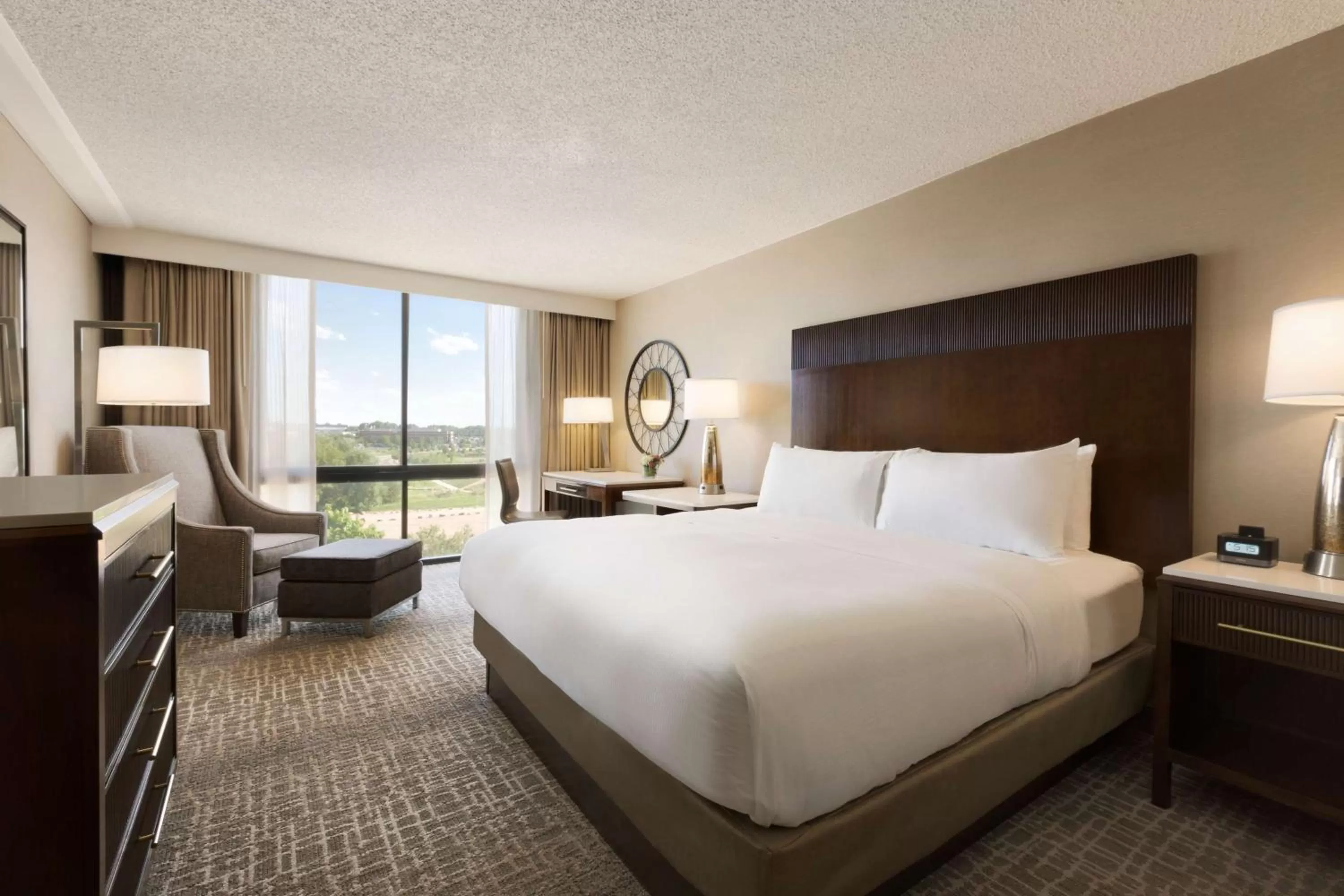 King Room with Mountain View in Hilton Fort Collins