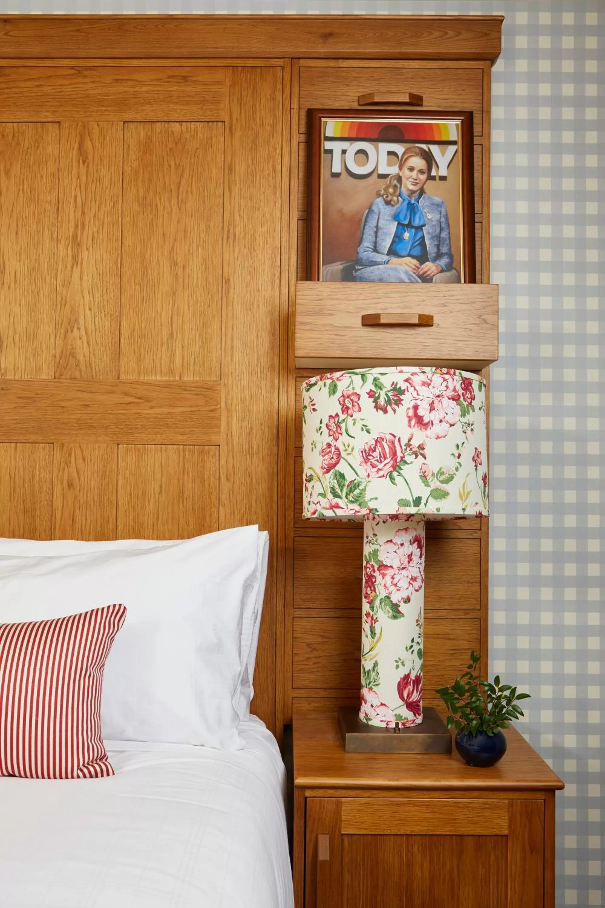 Deluxe King Room in Graduate by Hilton Bloomington