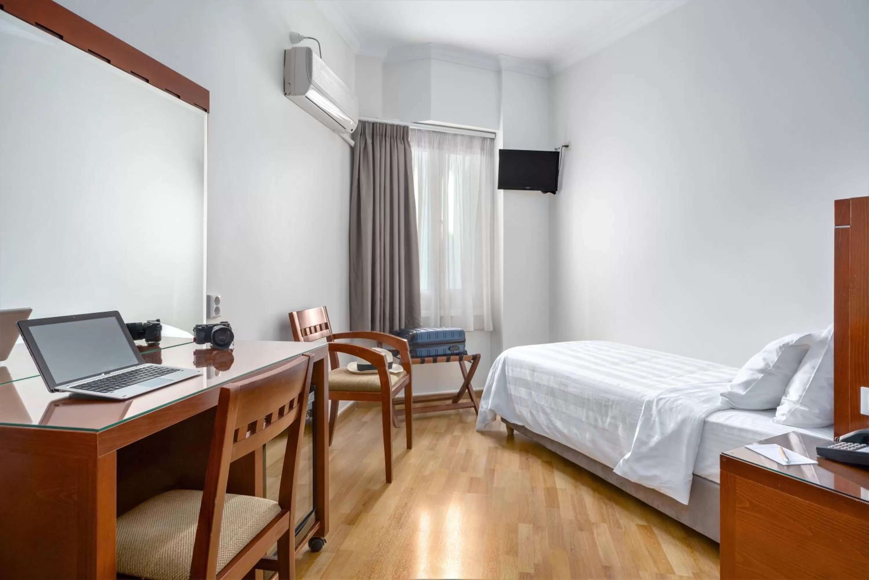 Single Room in Attalos Hotel
