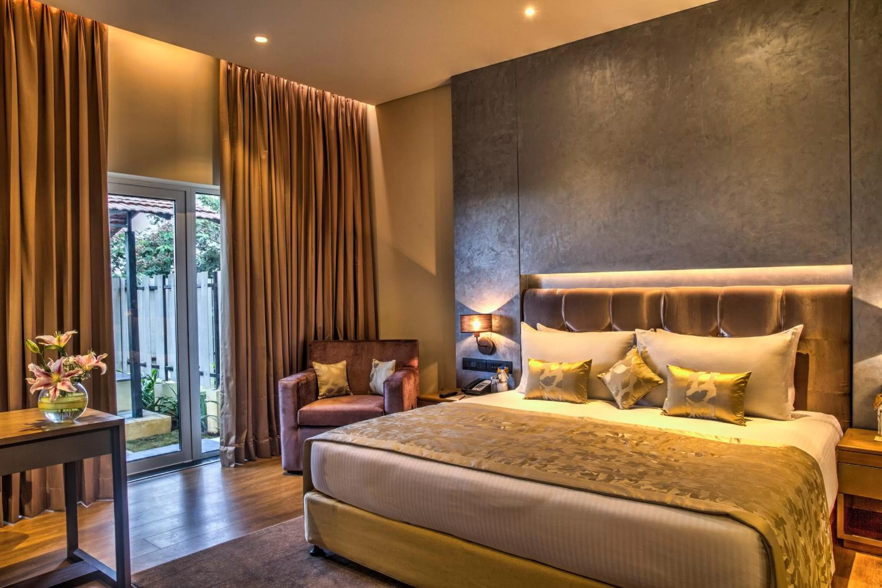 Executive Suite with Bathtub - single occupancy in Gateway Nashik