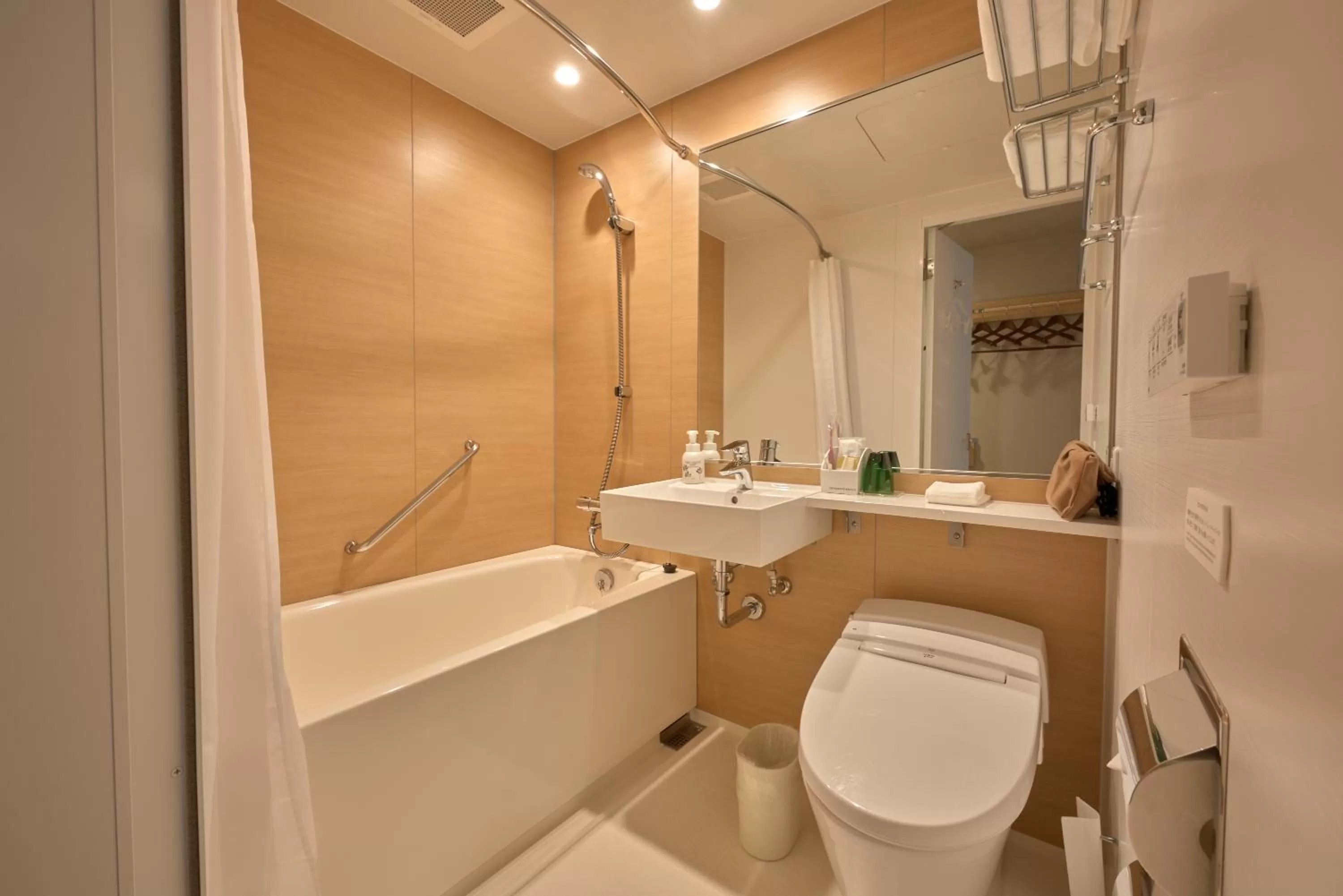 Standard Twin Room - Smoking（Free Lounge Access） in Hotel Intergate Kanazawa