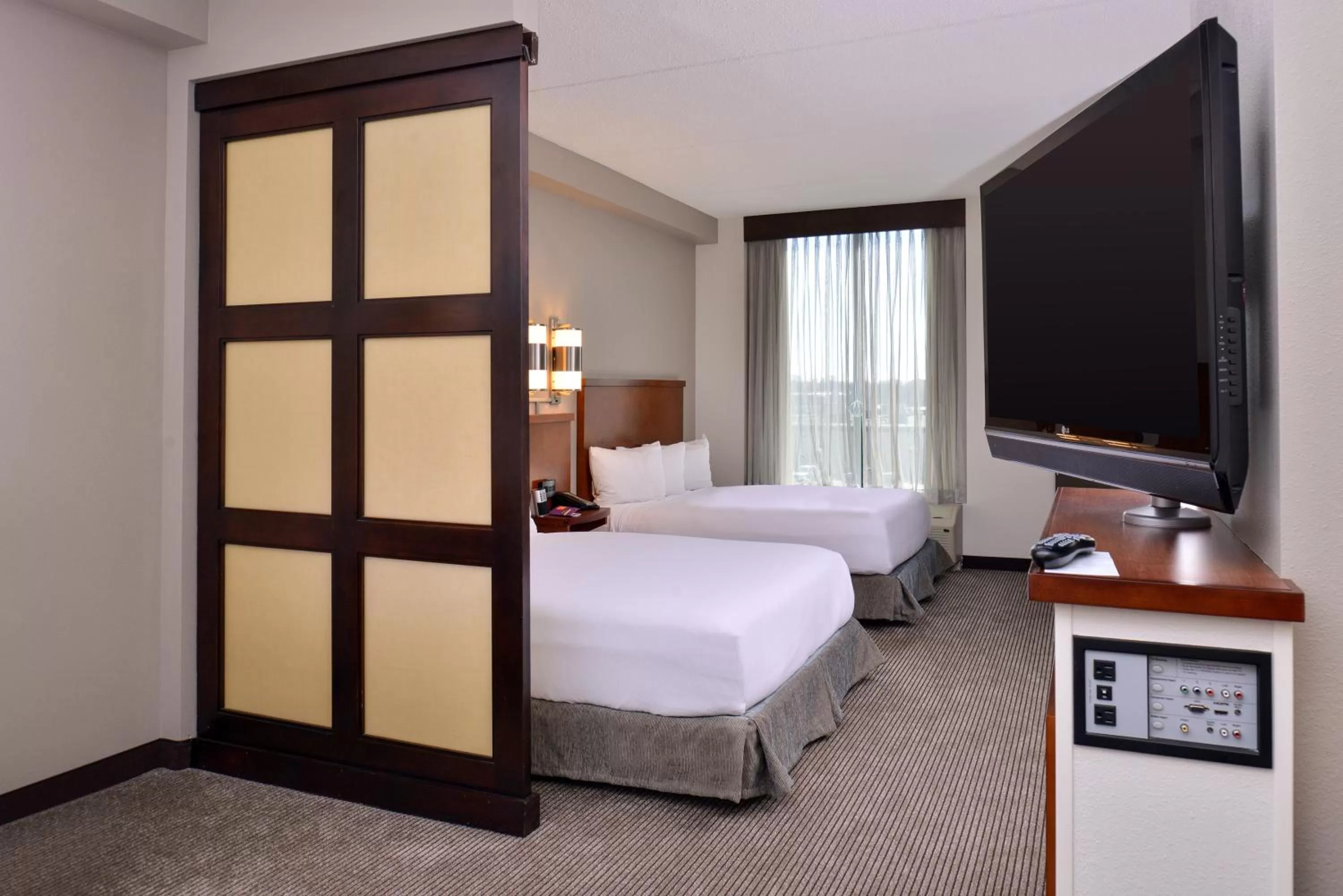 Queen Room with Two Queen Beds and Sofa Bed - single occupancy - High Floor in Hyatt Place Garden City