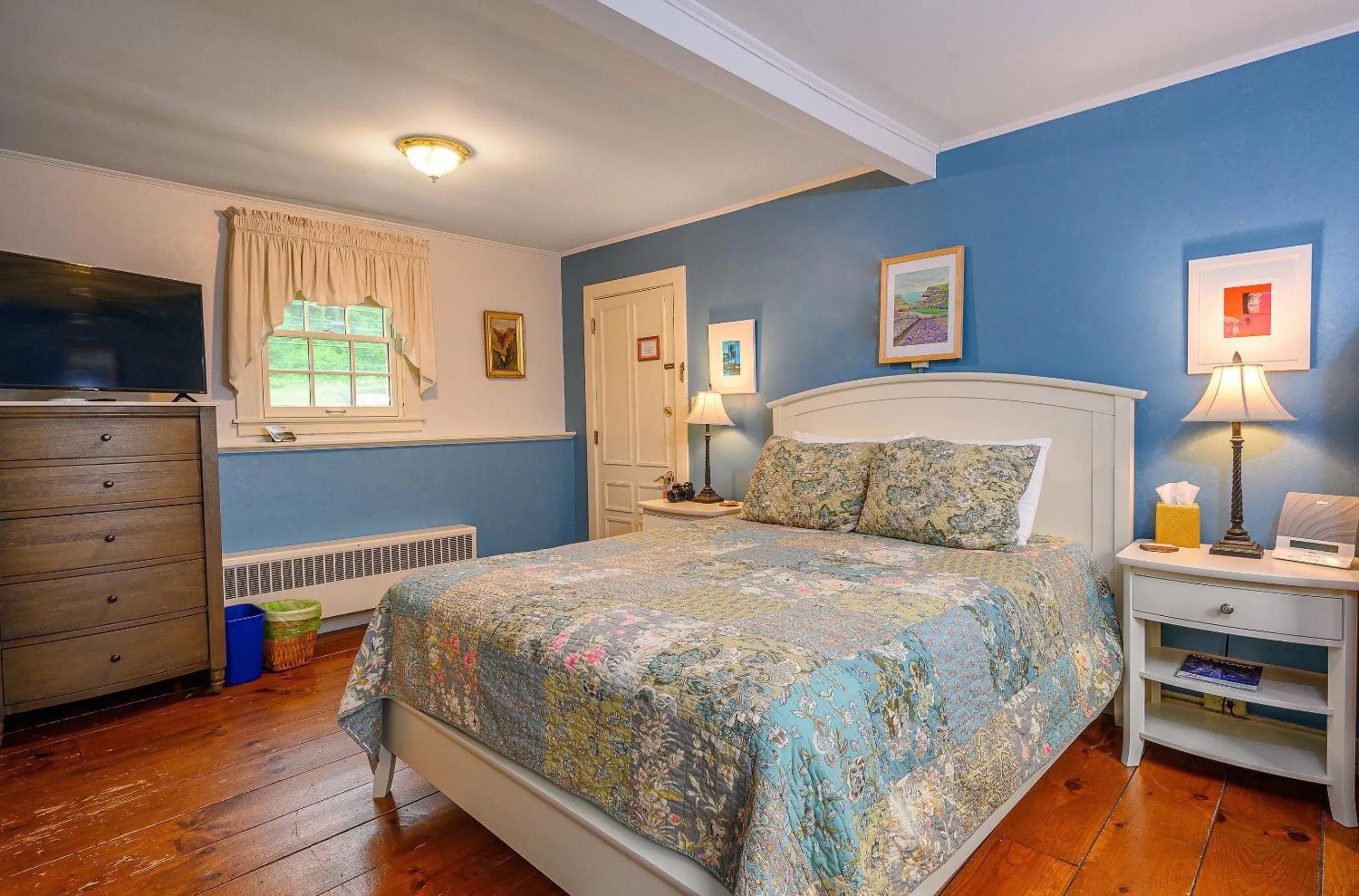 Double Room with Mountain View in Brass Lantern Inn