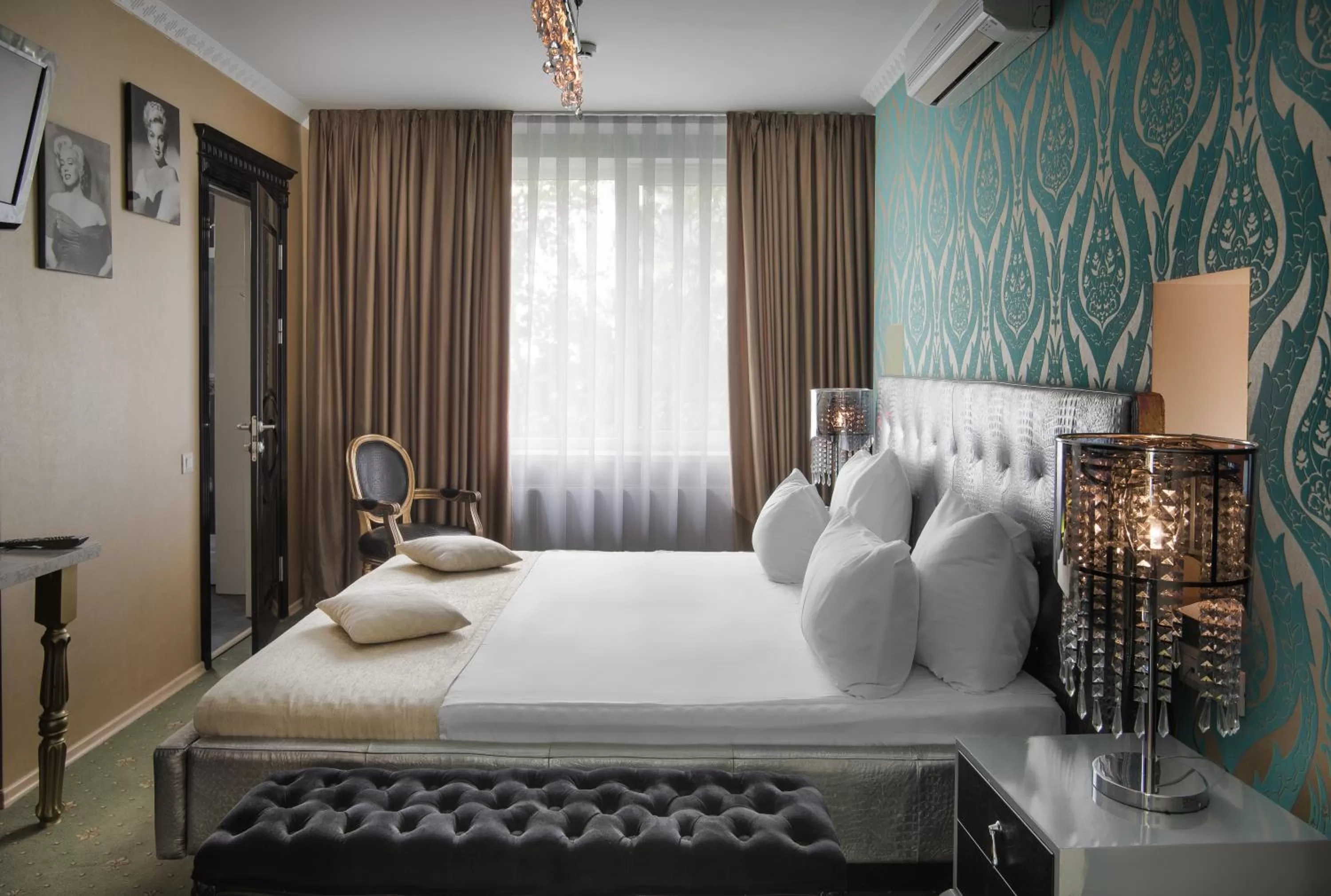 Business Single Room in Weekend Boutique Hotel