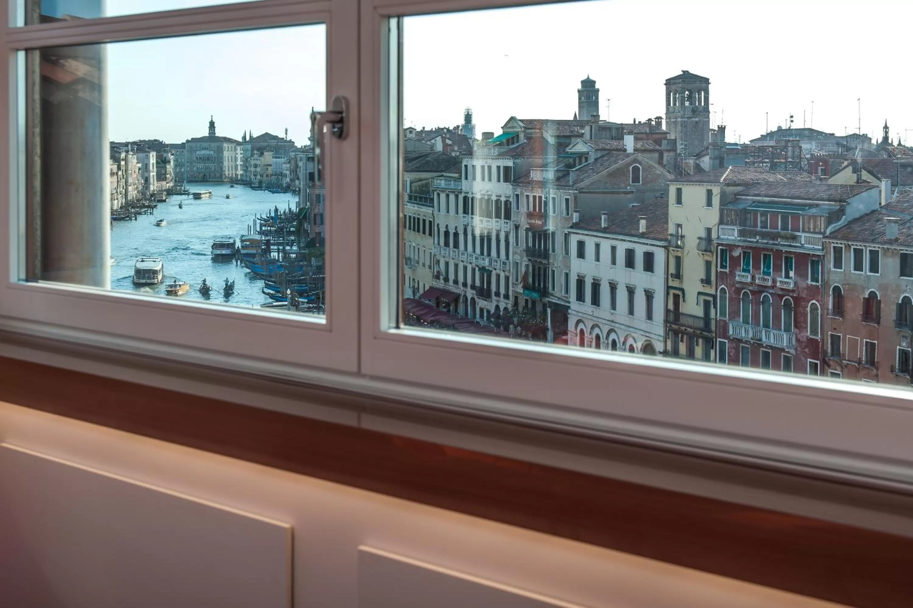 Luxury One-Bedroom Apartment with View  - no smoking in Hotel Rialto