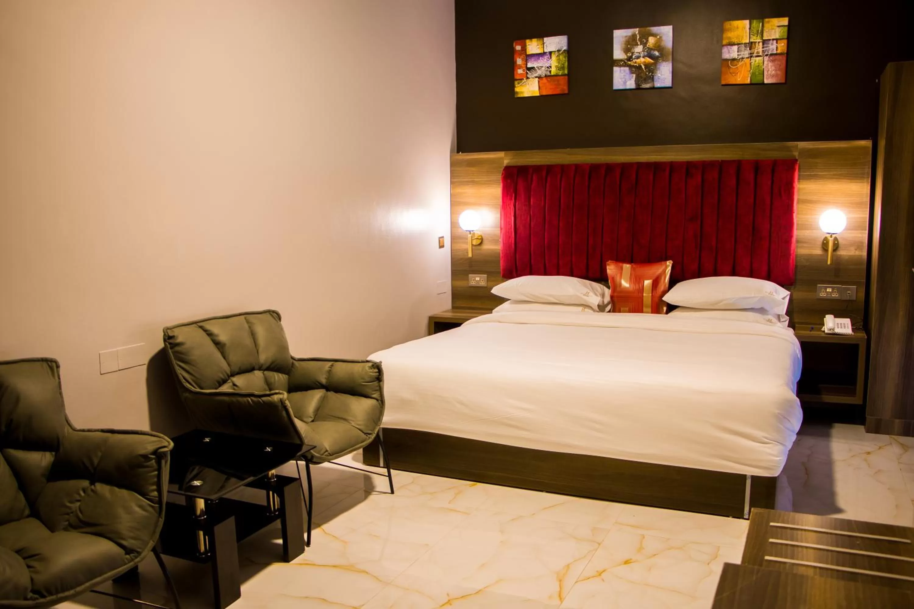 Deluxe King Room in Hotel Horizon Entebbe