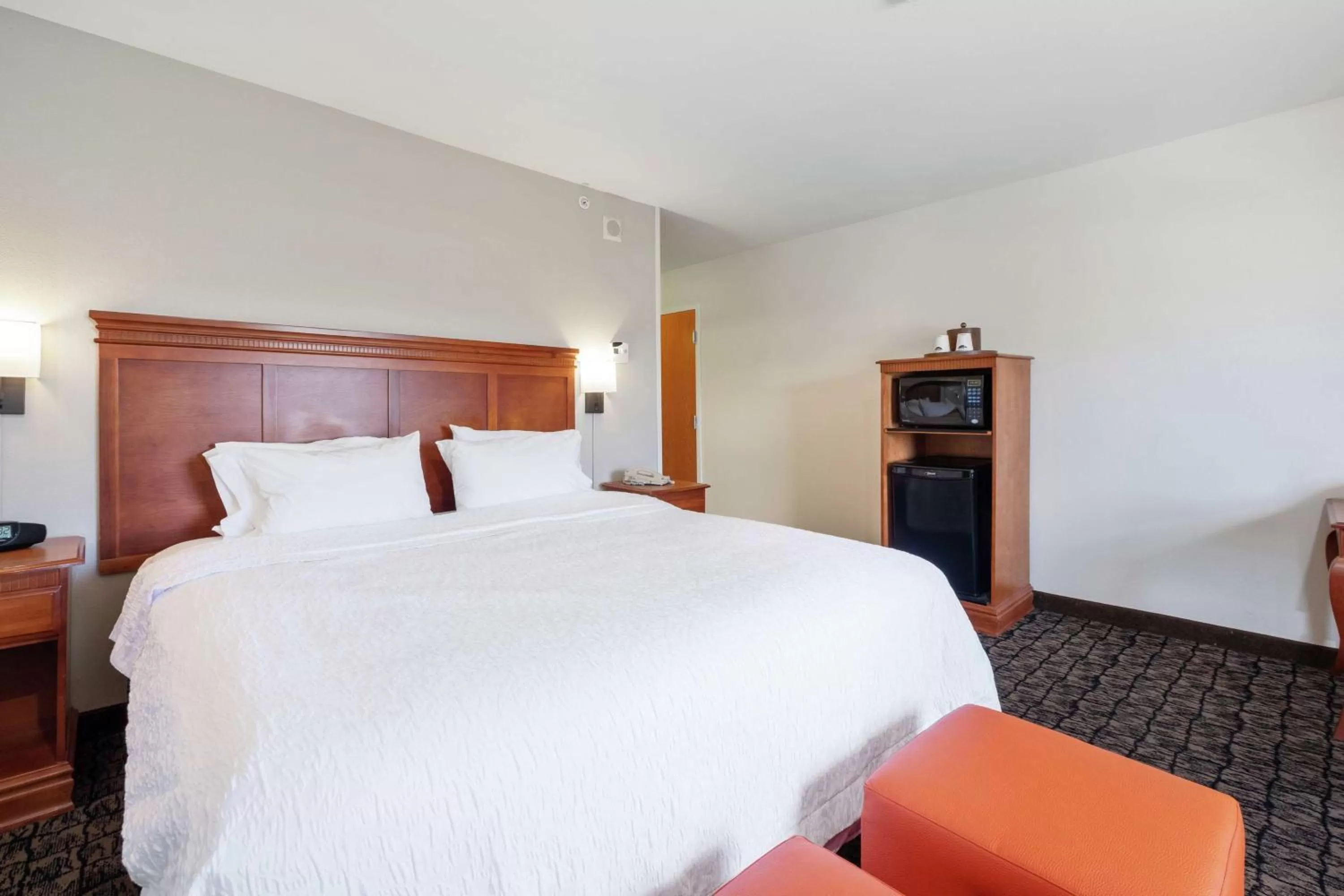 Deluxe King Room - Non-Smoking in Hampton Inn & Suites Rockland