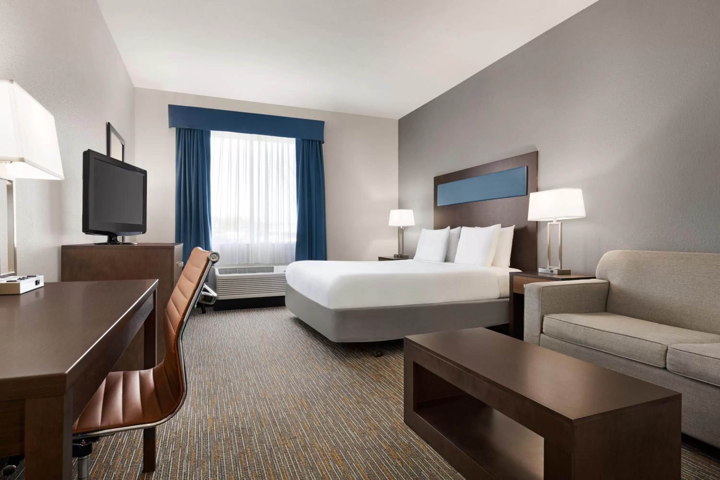 King Room - Disability Access - Non-Smoking in Wingate By Wyndham Southport