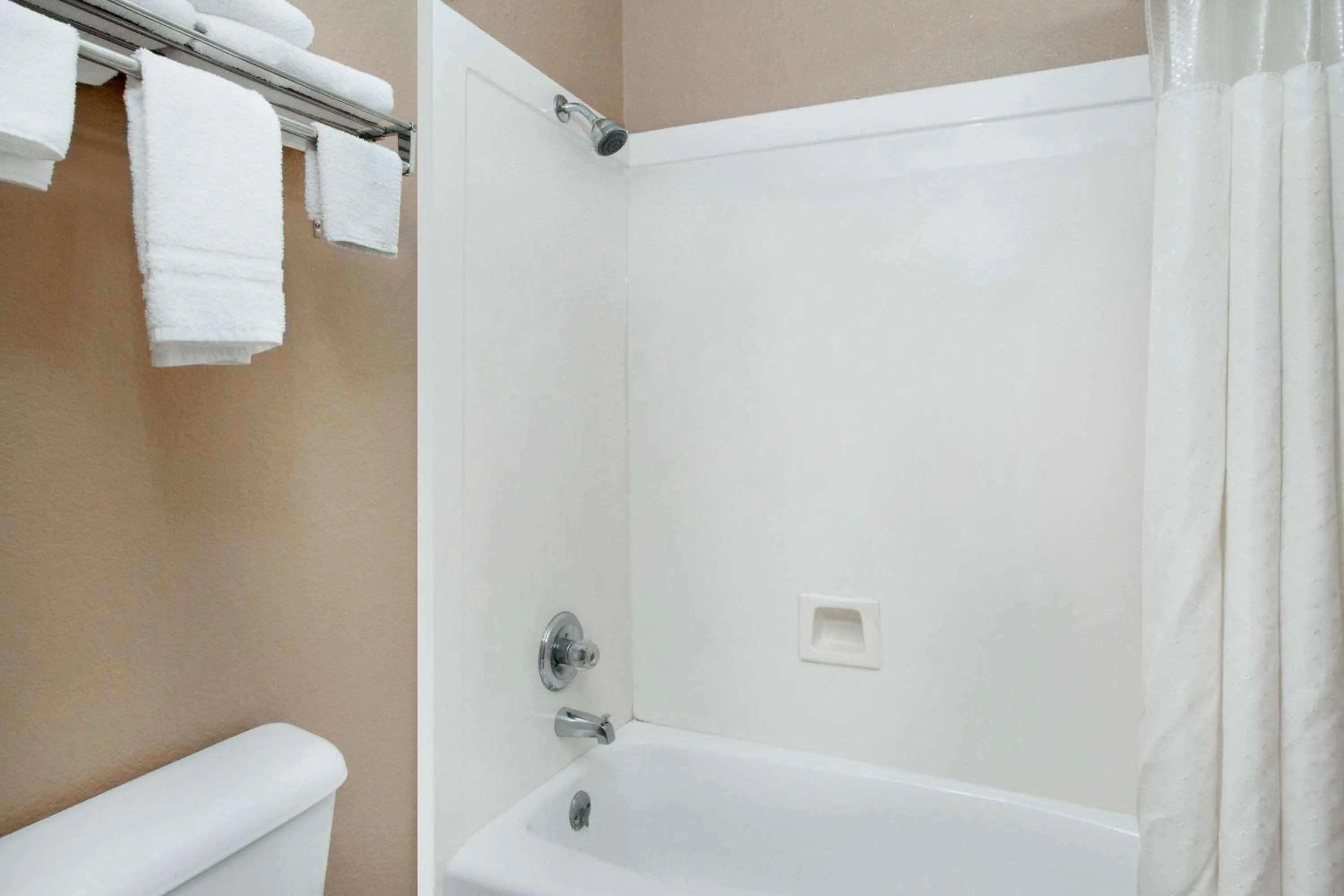 King Room - Non-Smoking in Super 8 by Wyndham Bastrop TX