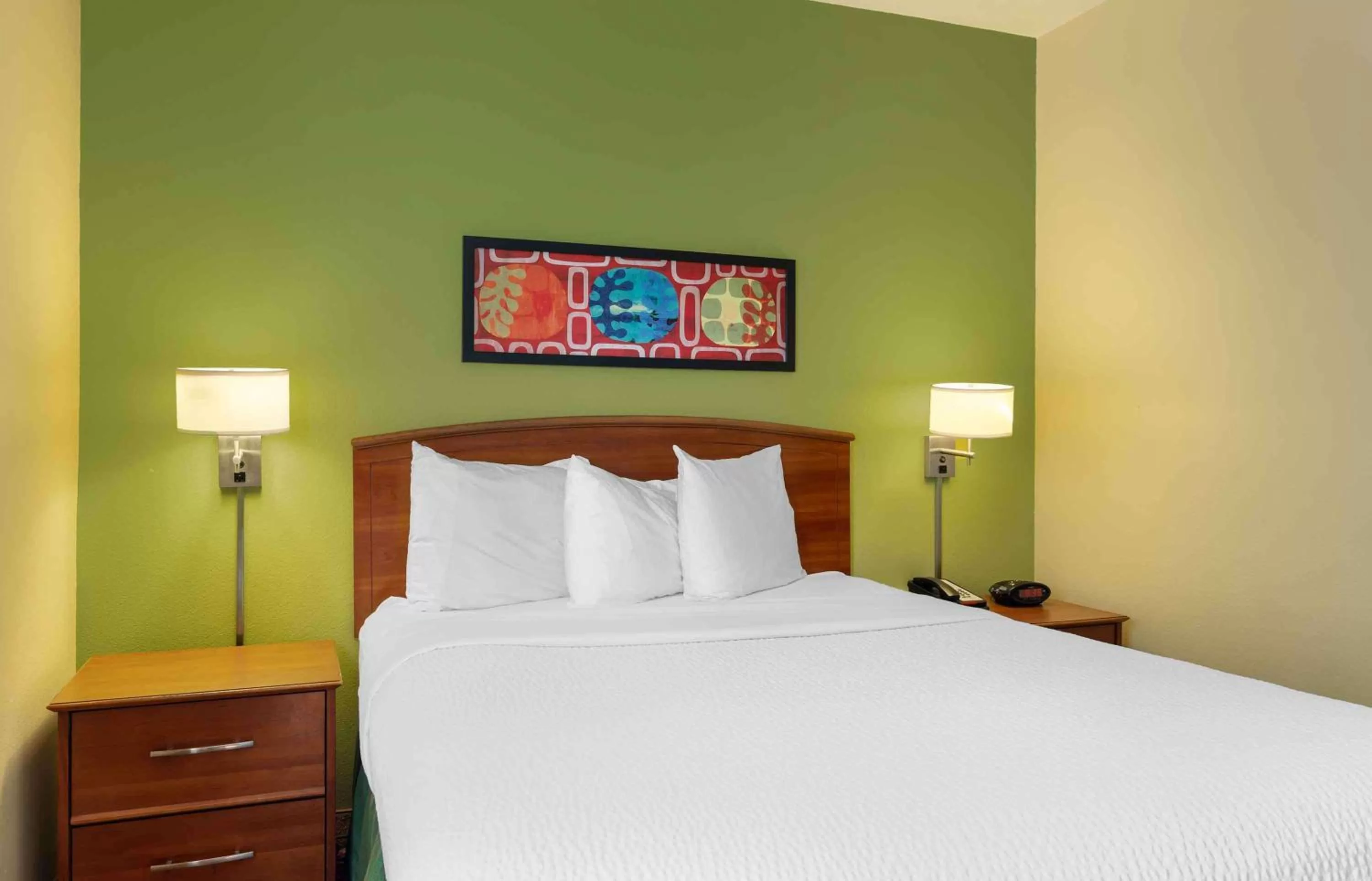 Deluxe studio 1 Queen Bed Non-Smoking in Extended Stay America Suites - Atlanta - Northlake