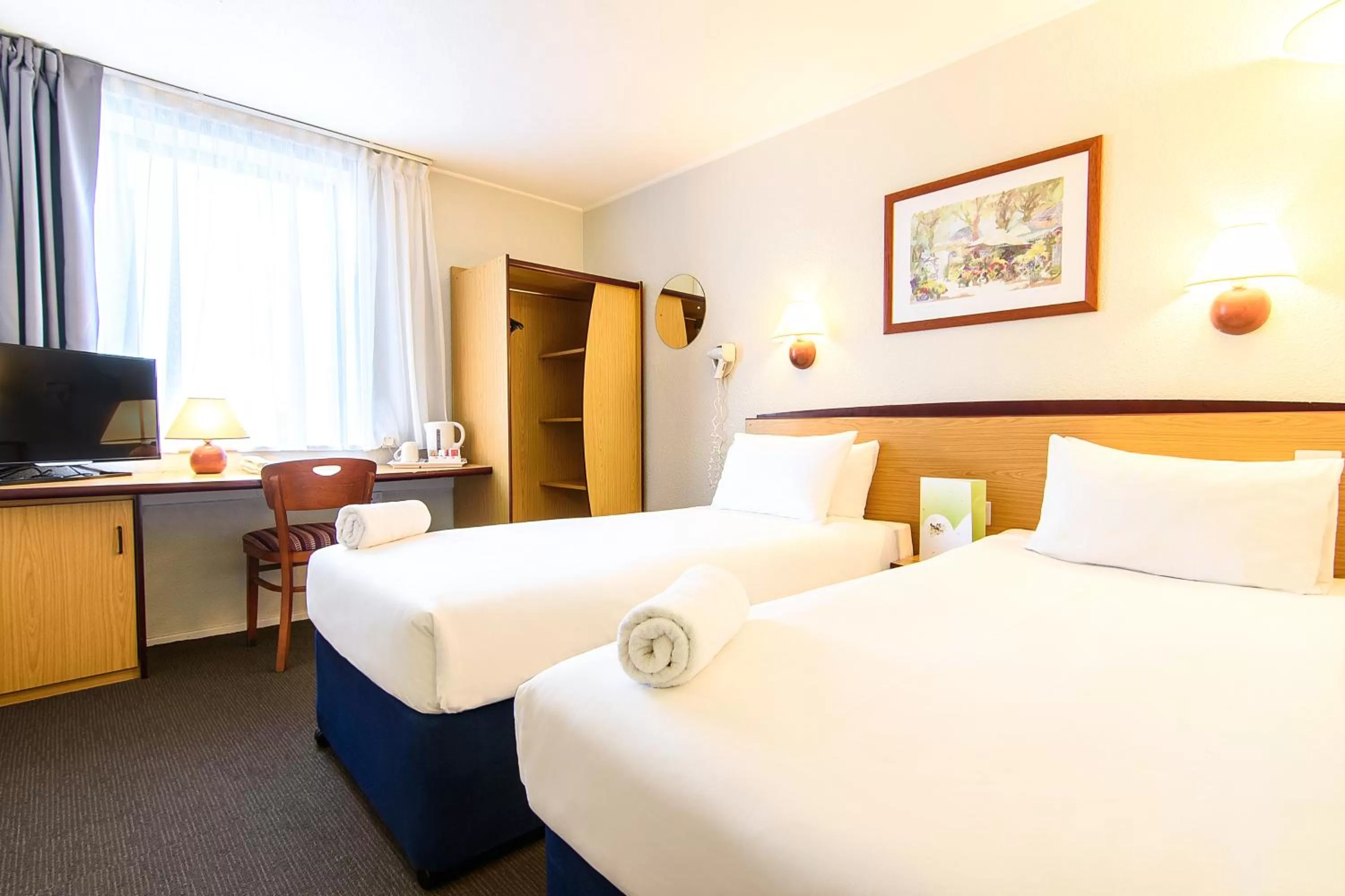 Twin Room in Campanile Manchester