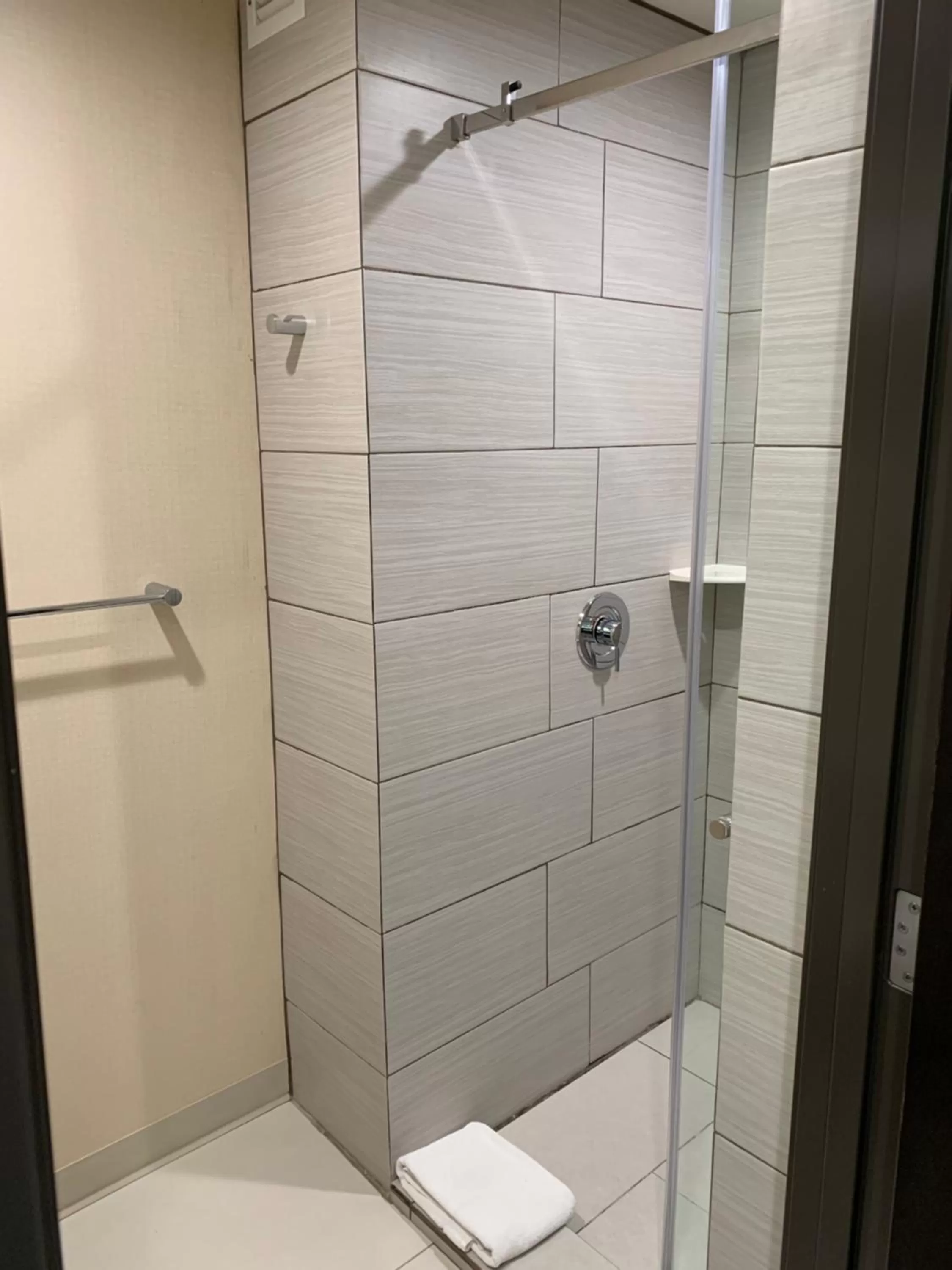 Standard Queen Room with Two Queen Beds in Holiday Inn Express & Suites Mexicali by IHG