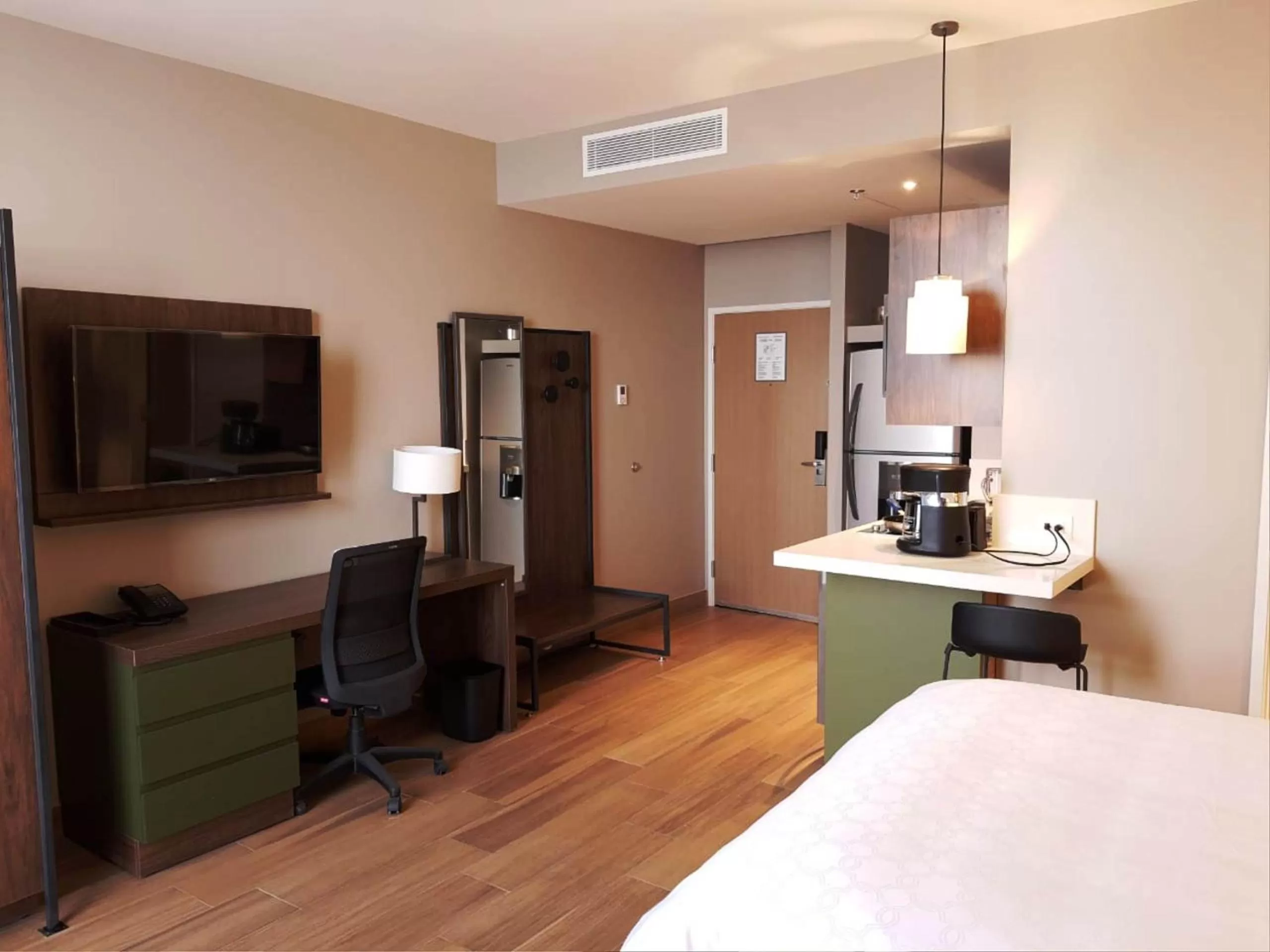 Studio Suite in Staybridge Suites - Guadalajara Novena by IHG
