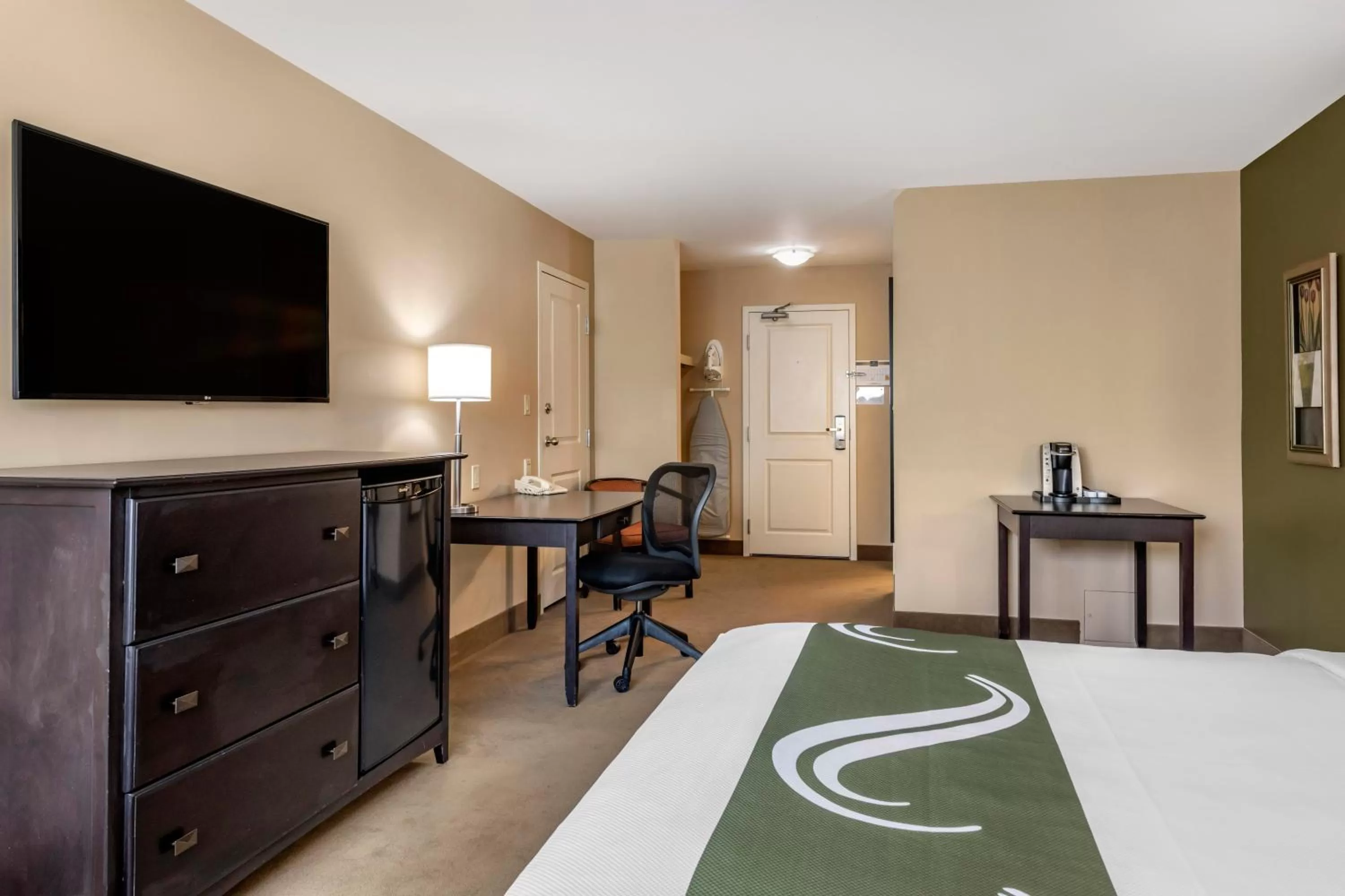 Superior Family Queen Suite - Non-Smoking in Quality Inn & Suites Quispamsis