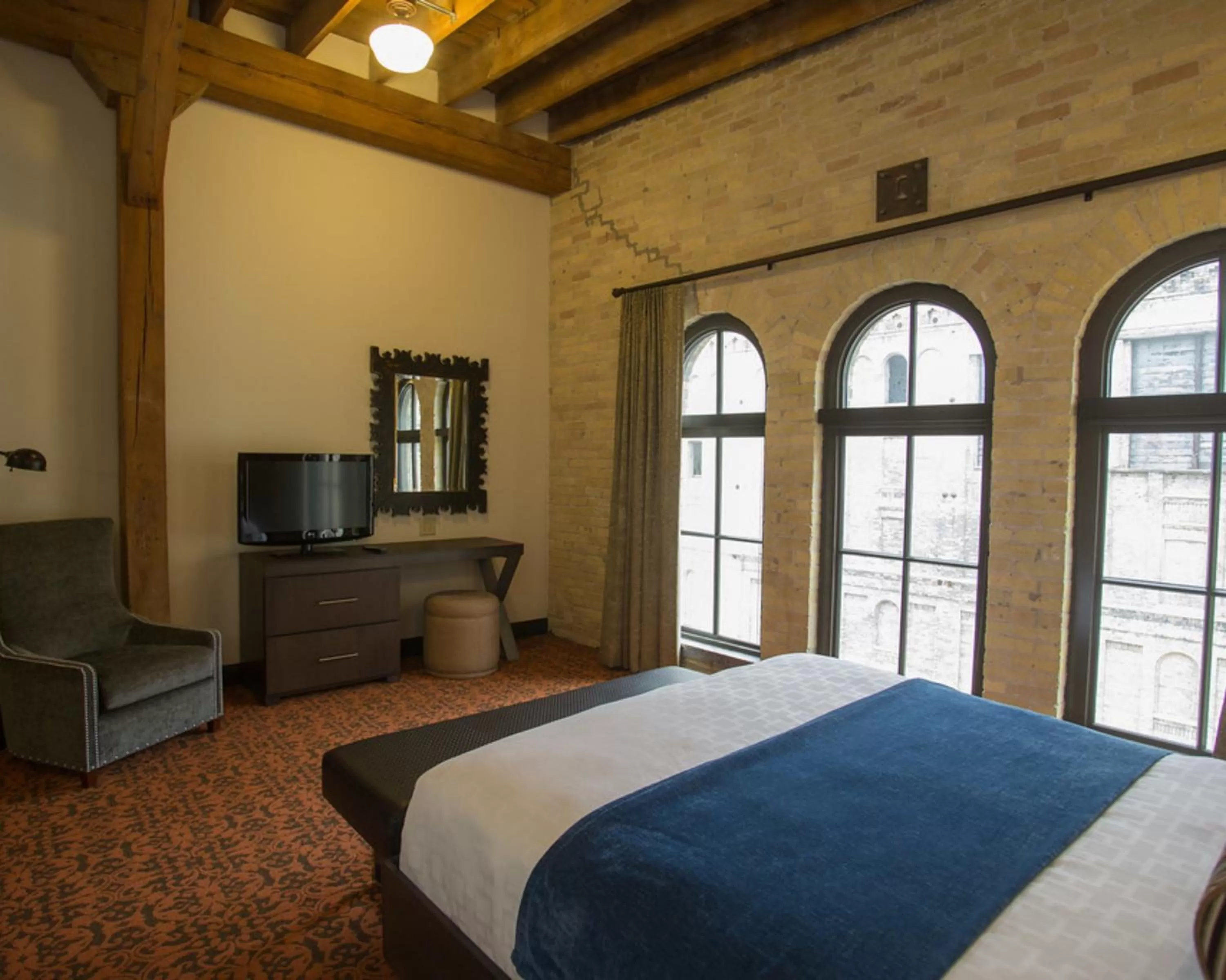 One Bedroom King Suite in Brewhouse Inn and Suites