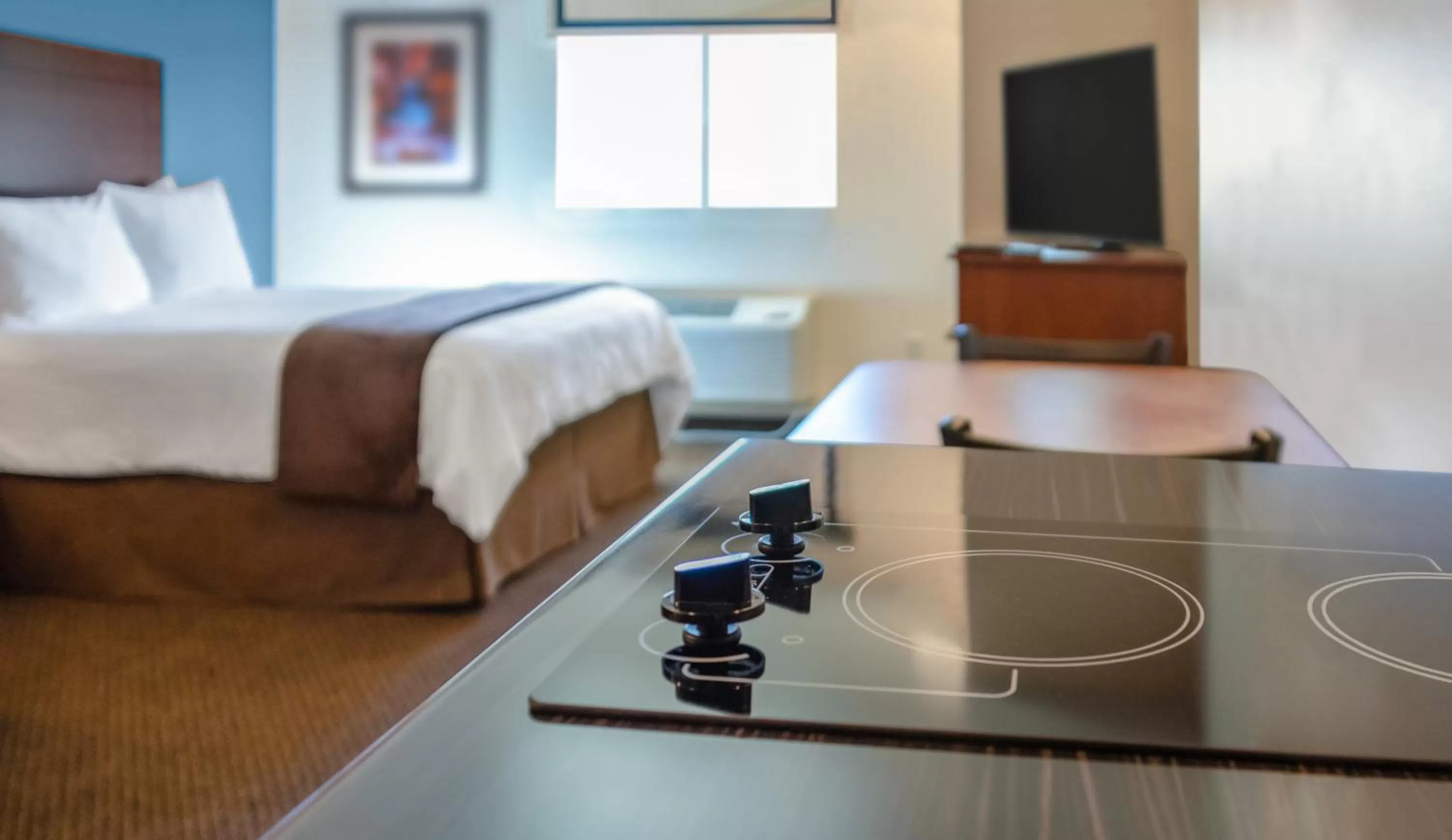 Queen Room - Disability Access in My Place Hotel-Bend, OR