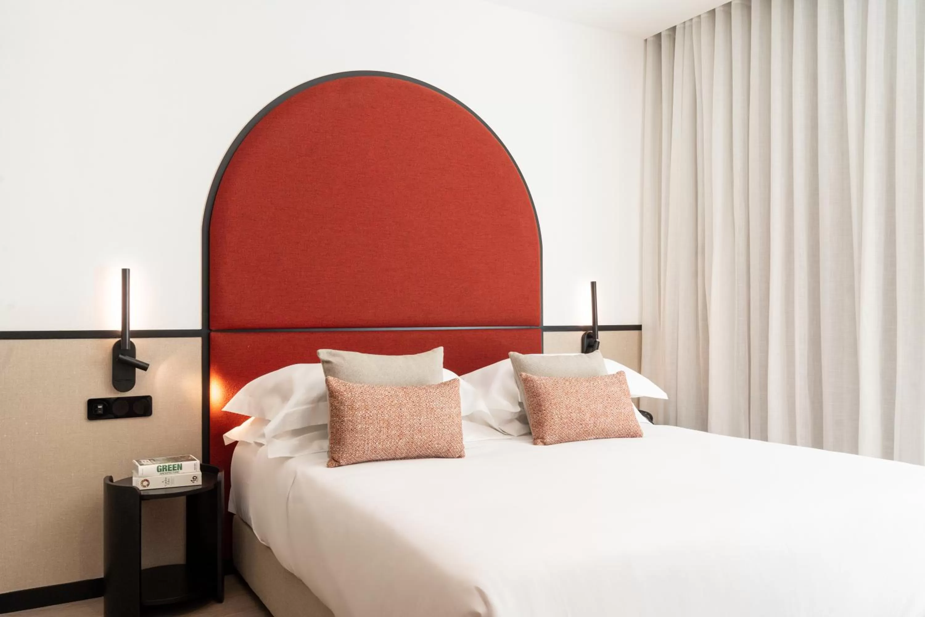 Double Room - Ground Floor in The Editory Garden Porto Hotel