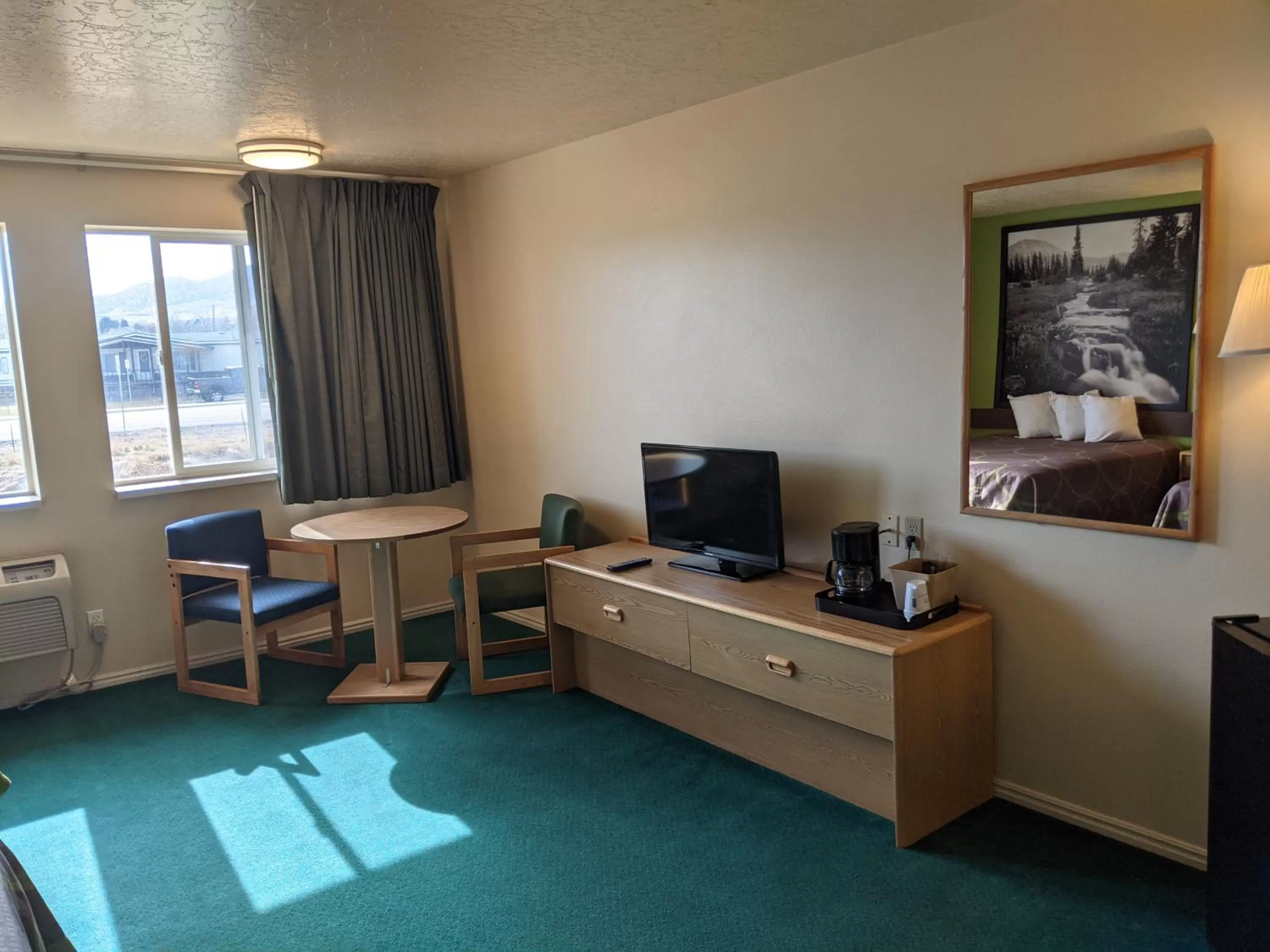 Deluxe Queen Room in Horizon Hotel